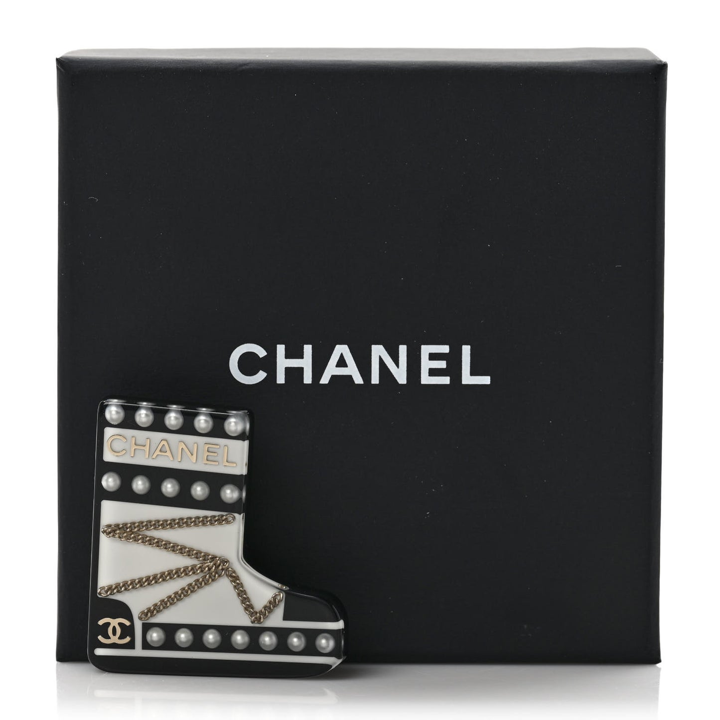 Pearl Resin CC Boot Brooch Black White Gold