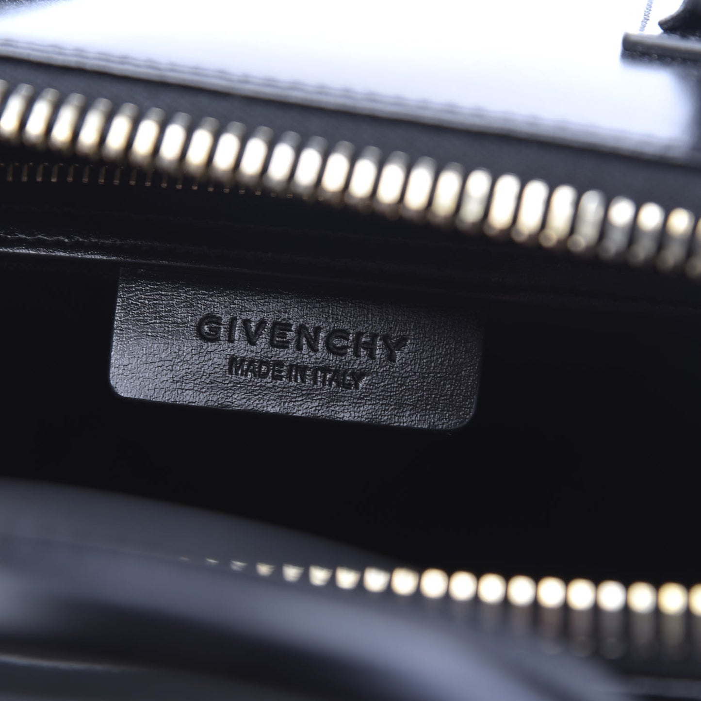 Shiny Lord Calfskin Small Antigona Black