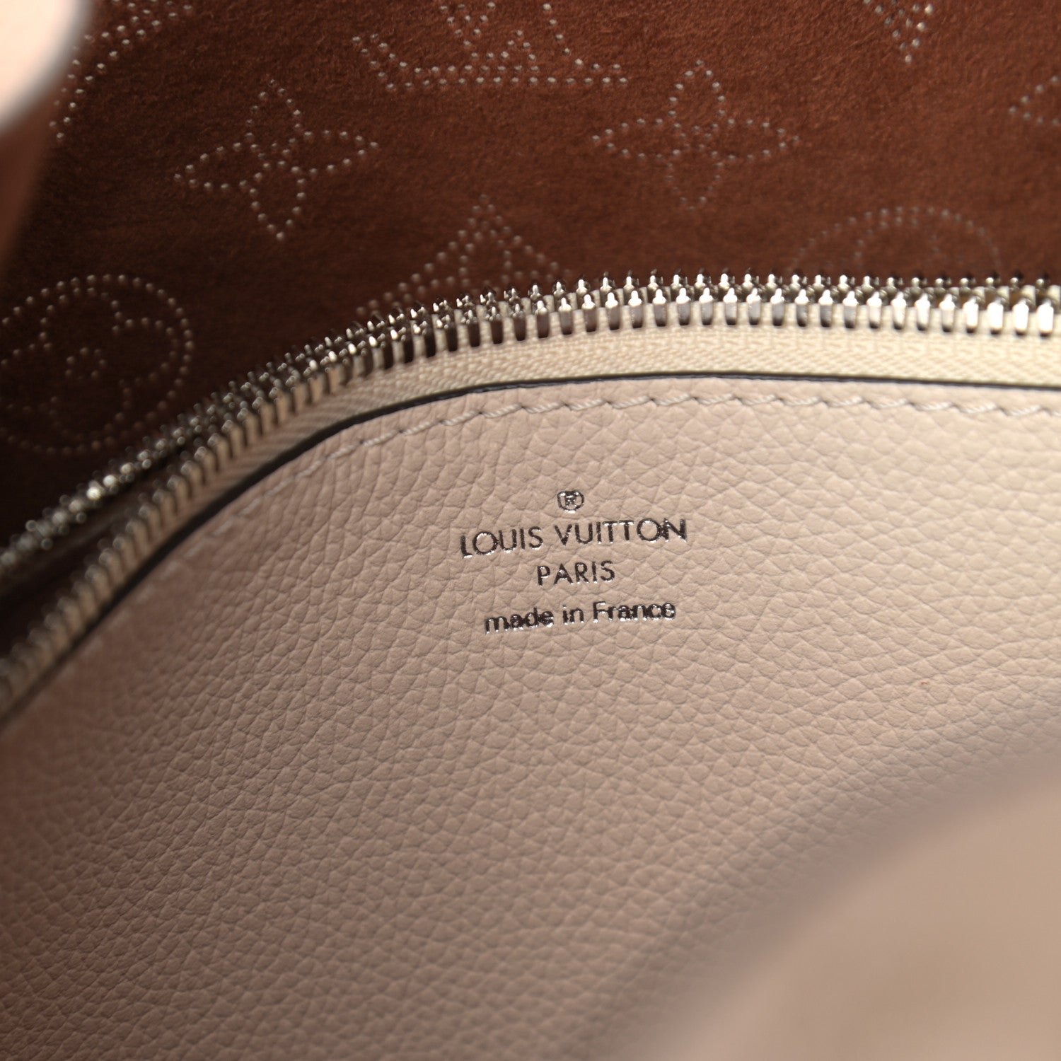 Louis Vuitton Mahina Muria Creme 6 of 9