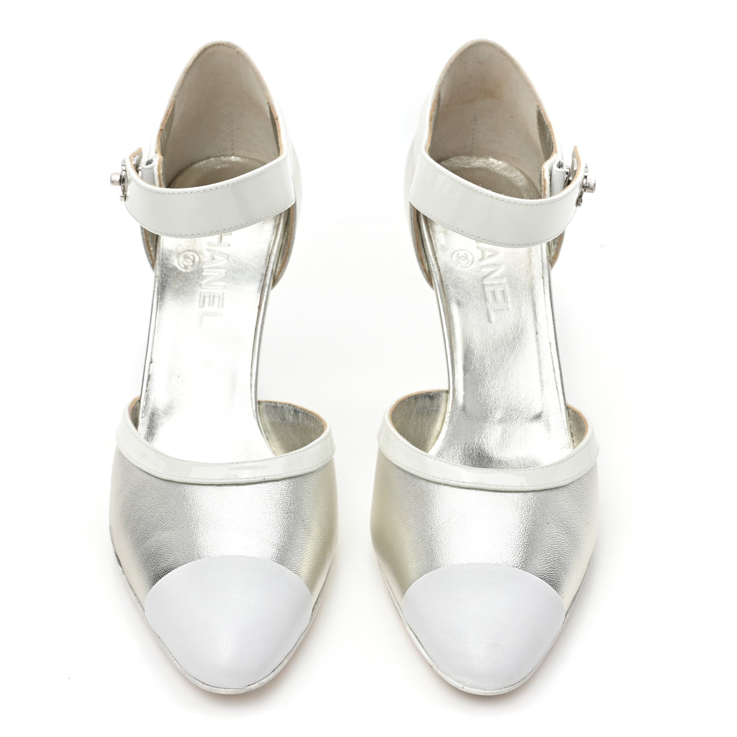 Laminated Lambskin Patent Cap Toe CC Turn-Lock Pumps 40 Silver White