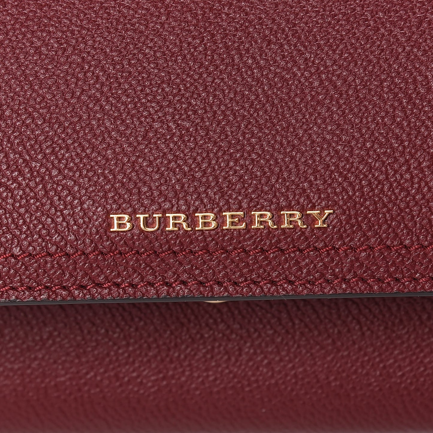 Grainy Calfskin Henley Wallet On Chain Burgundy