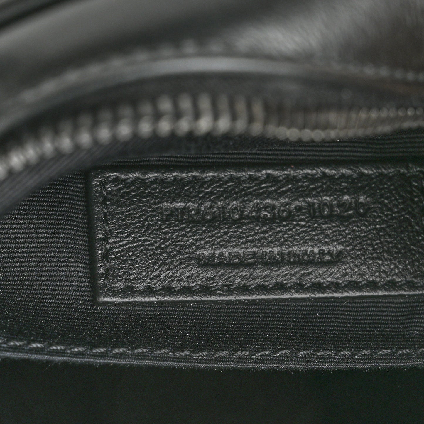 Calfskin Matelasse Chevron Round Vinyle Camera Bag Black