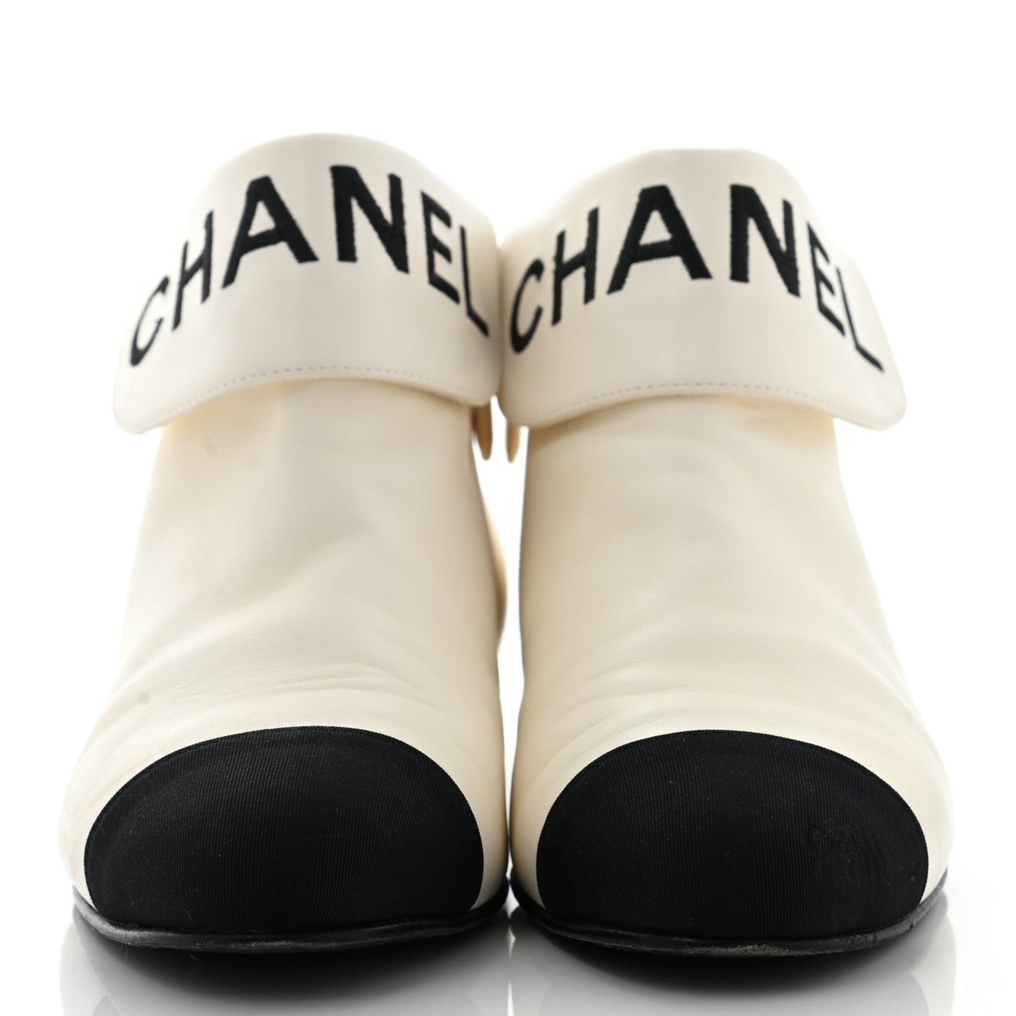 Lambskin Grosgrain Fold Over Logo Cap Toe Boots 38 Ivory Black