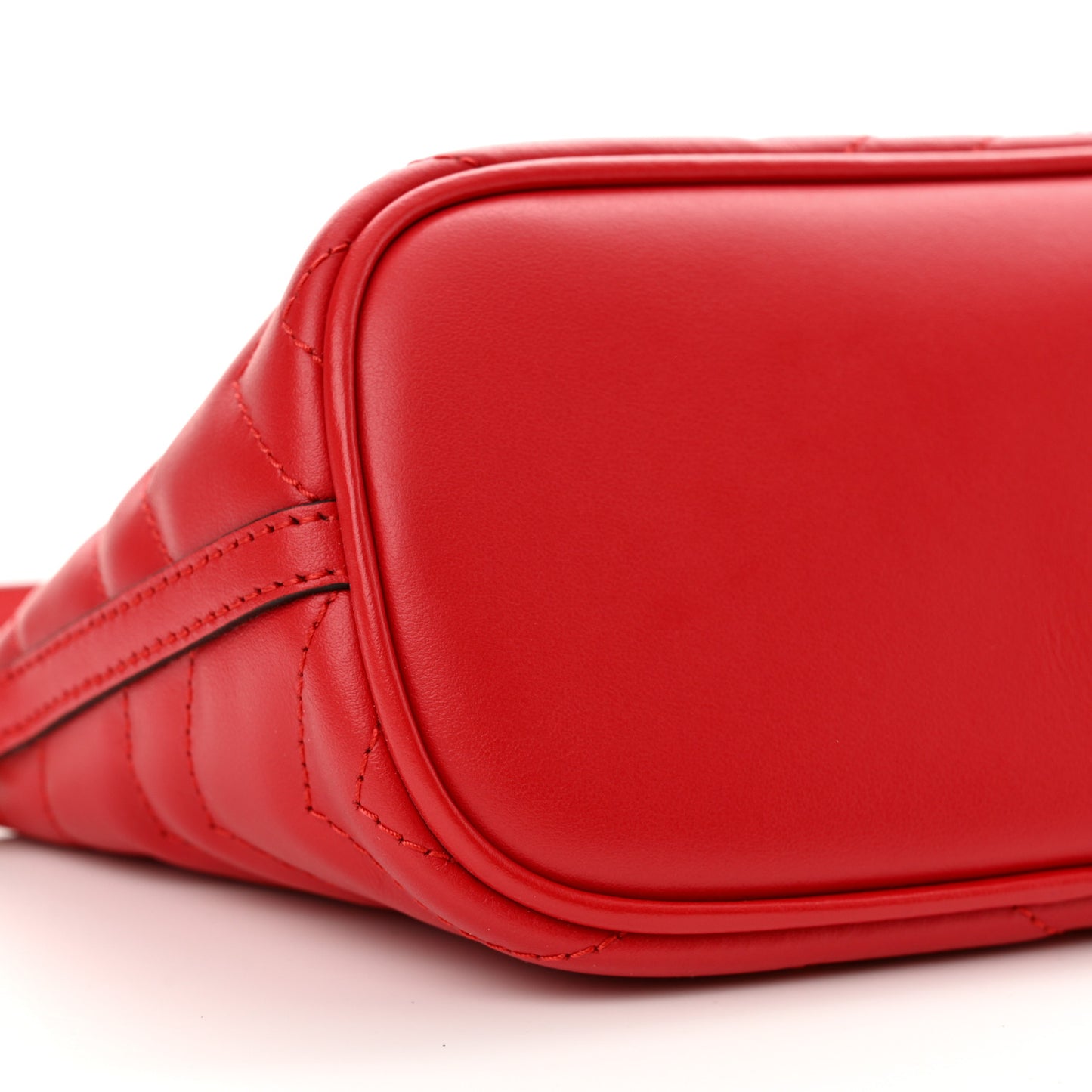 Calfskin Matelasse Chevron GG Marmont Sling Shoulder Bag Rosso