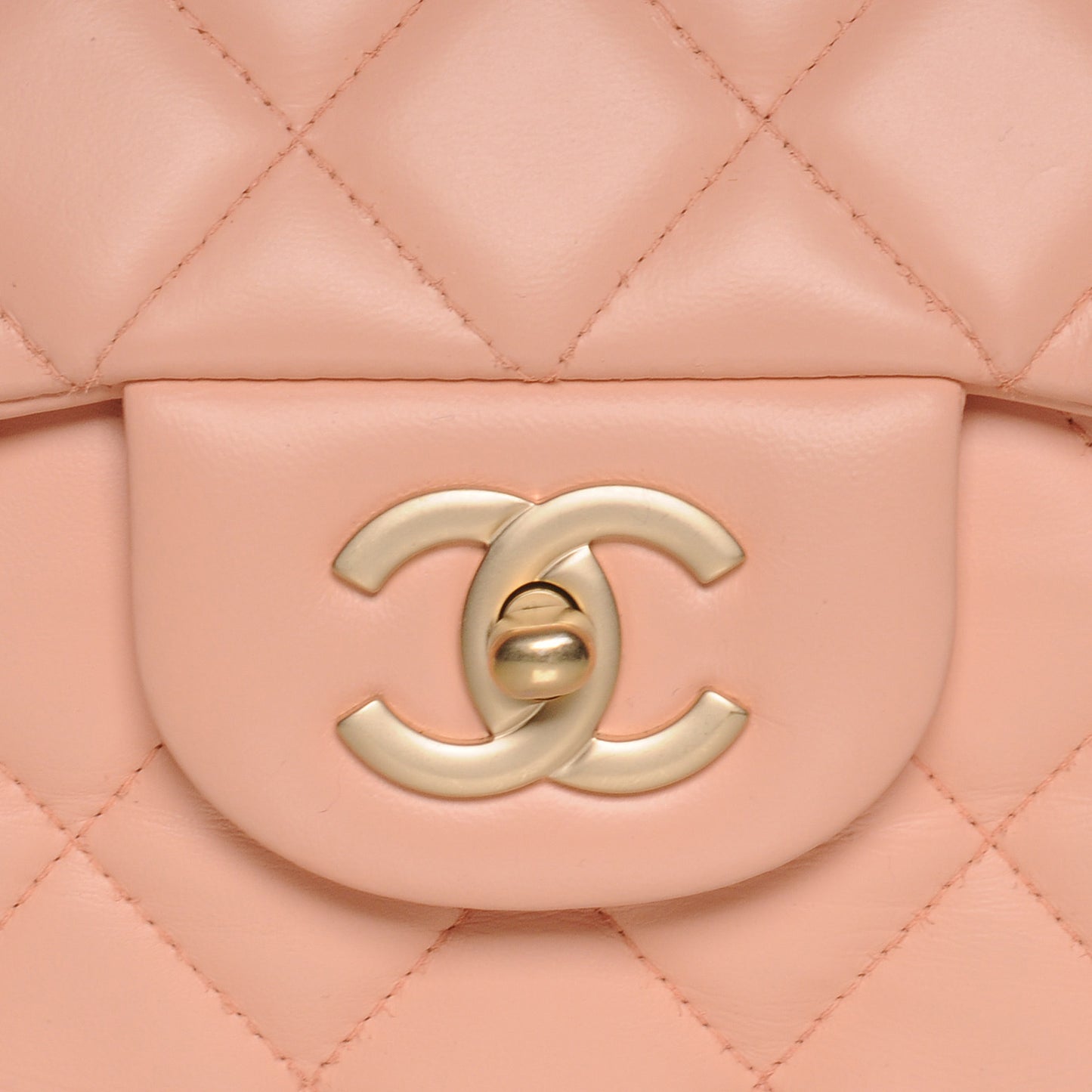 Lambskin Jumbo Single Flap Pink