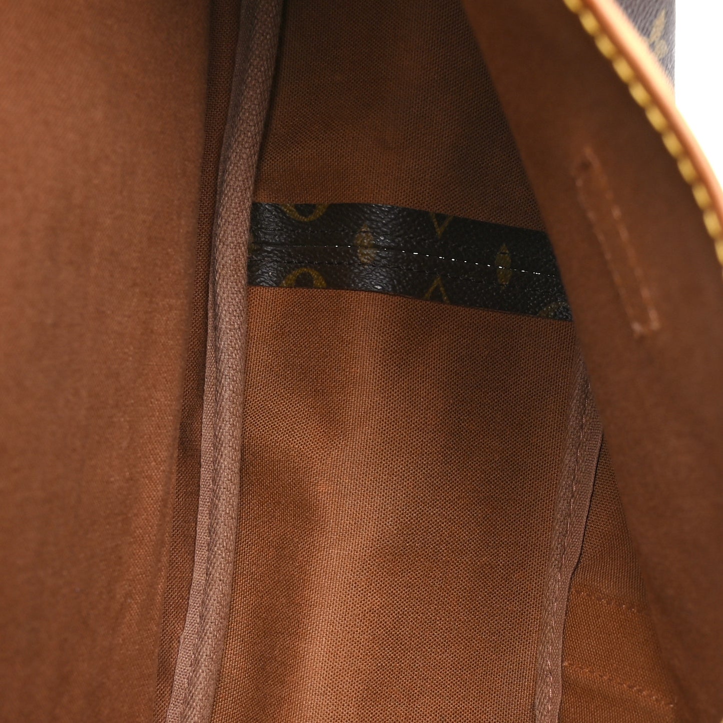 Monogram Saumur 43