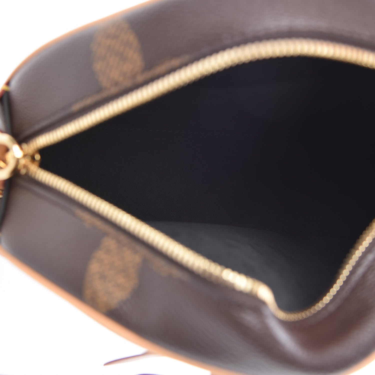 Louis Vuitton Reverse Monogram Giant Boite Chapeau Souple 5 of 9