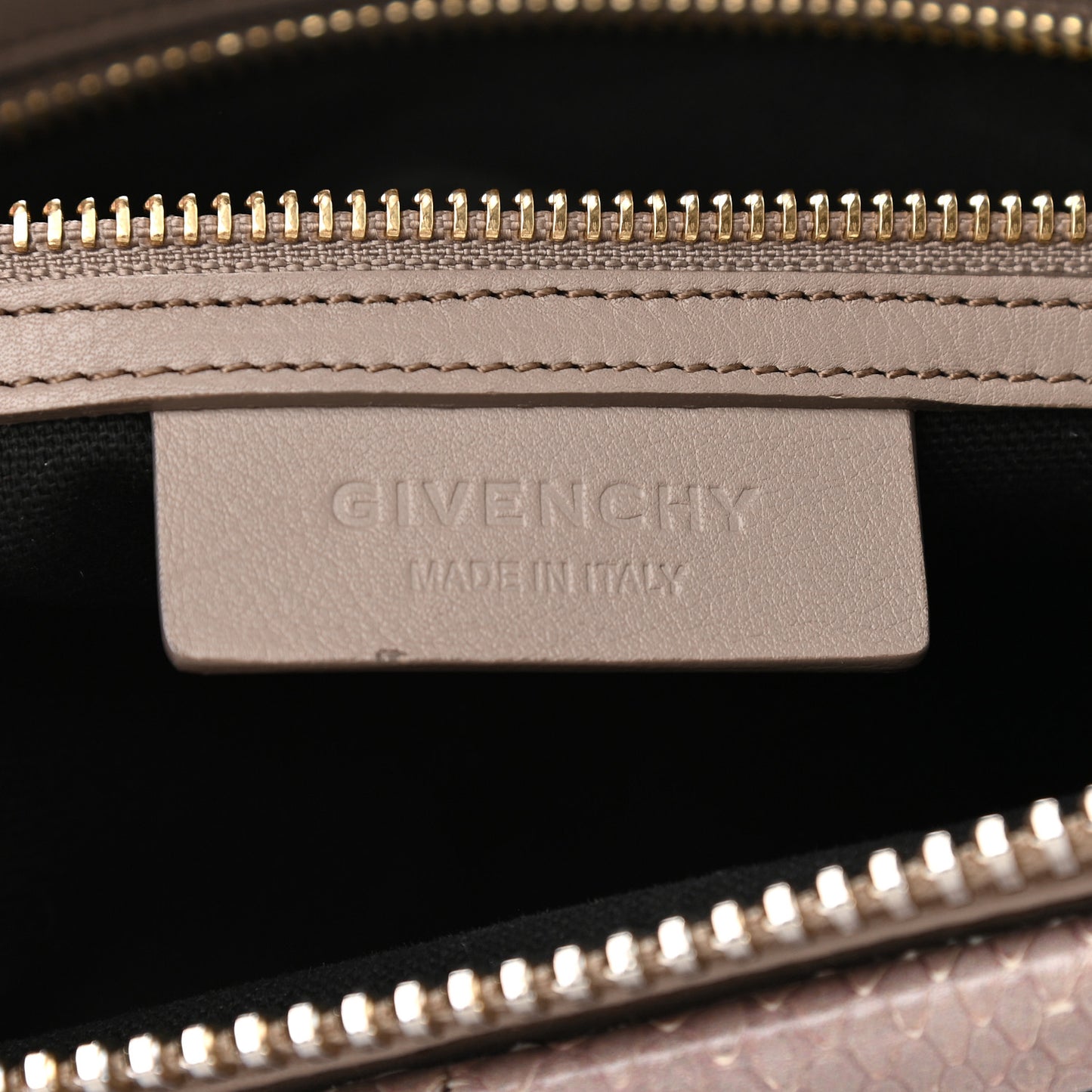 Calfskin Ayers Trim Medium Antigona Grey