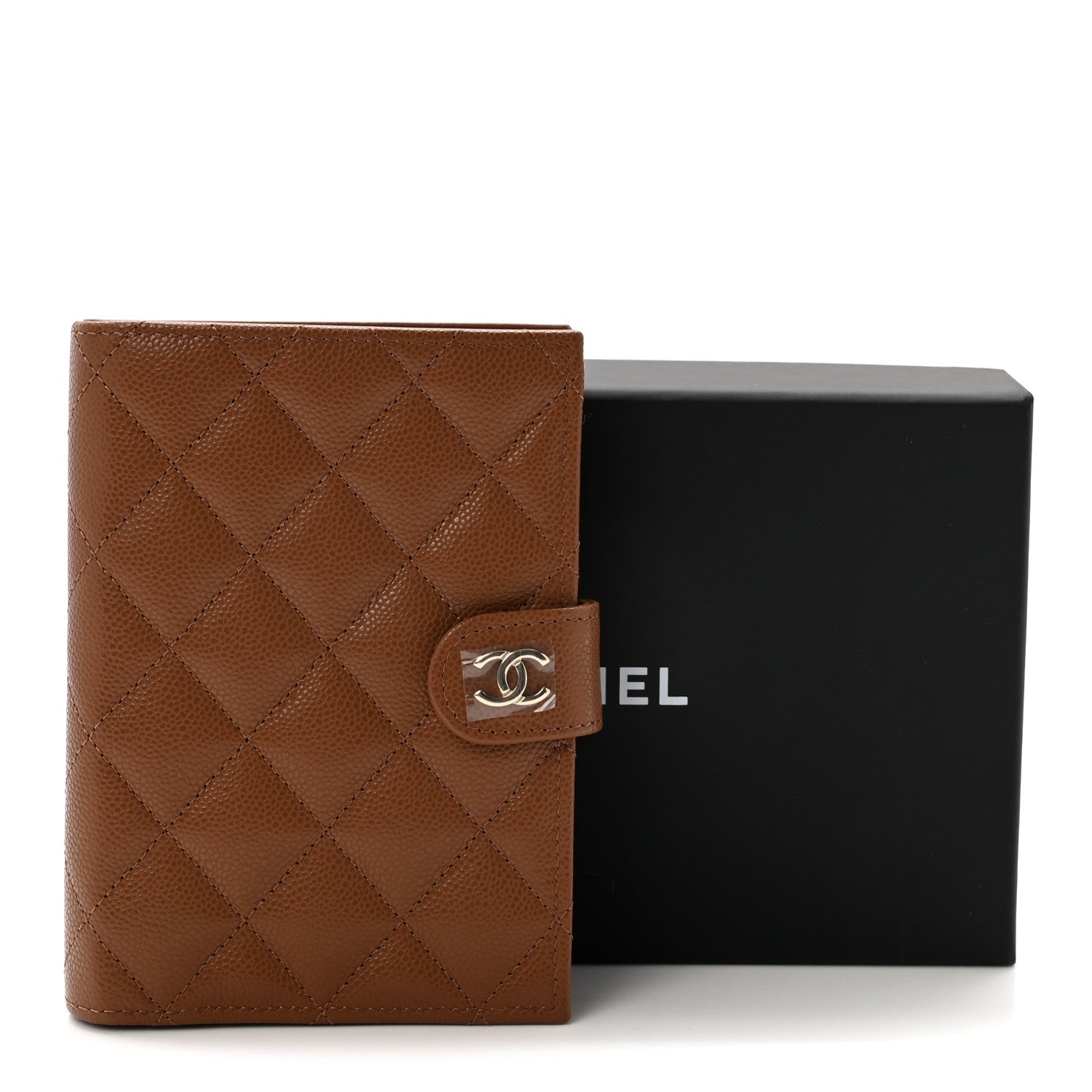 chanel ケース　本革 Chanel Caviar Quilted Passport Holder Camel 1908123 – FASHIONPHILE