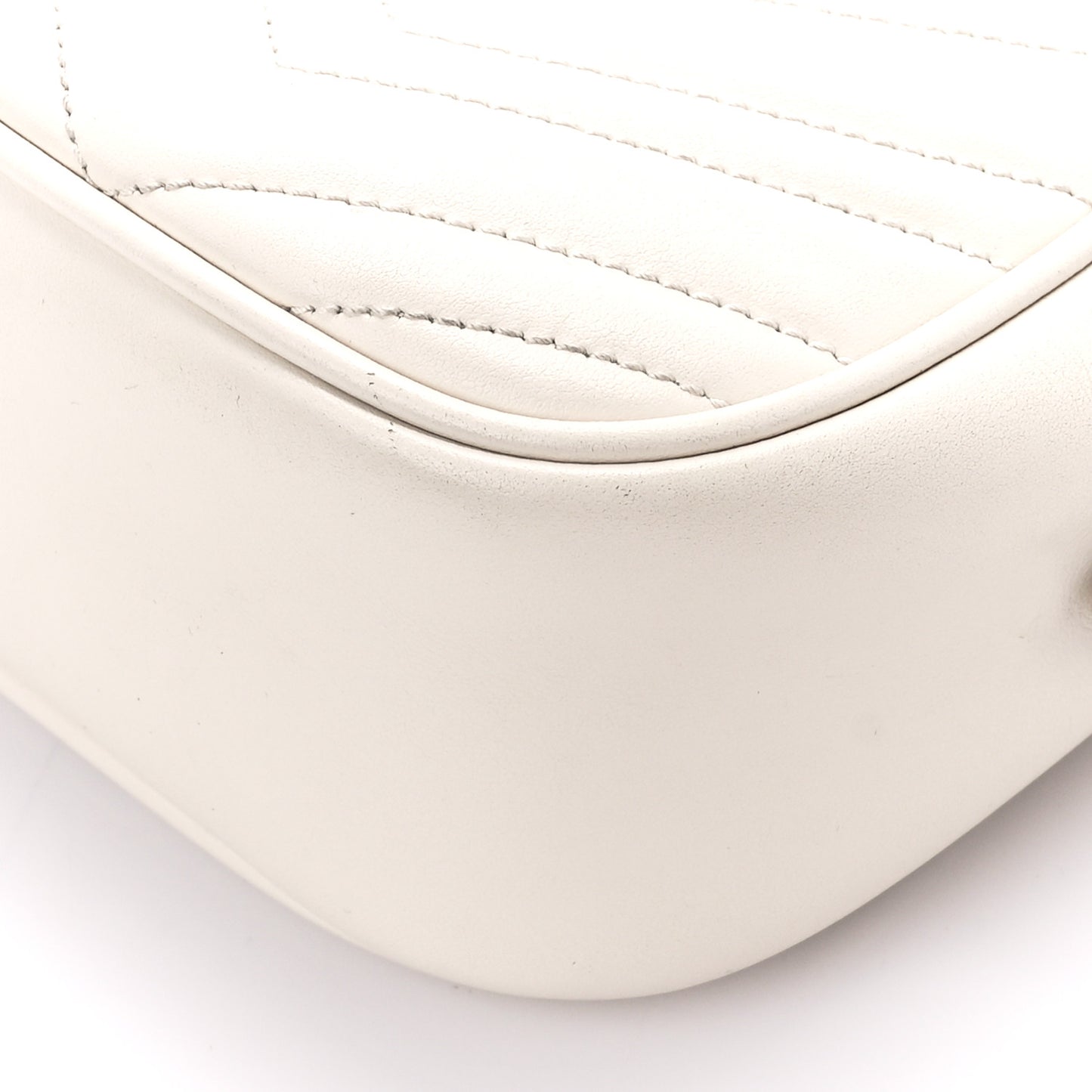 Calfskin Matelasse Small GG Marmont Chain Shoulder Bag White