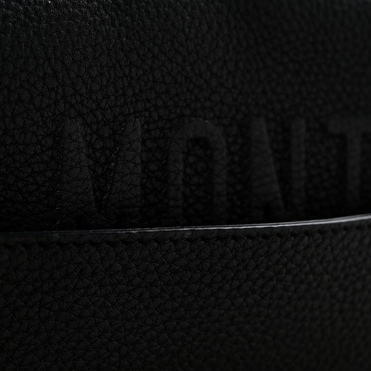 Grained Calfskin Large Bobby Flap Black