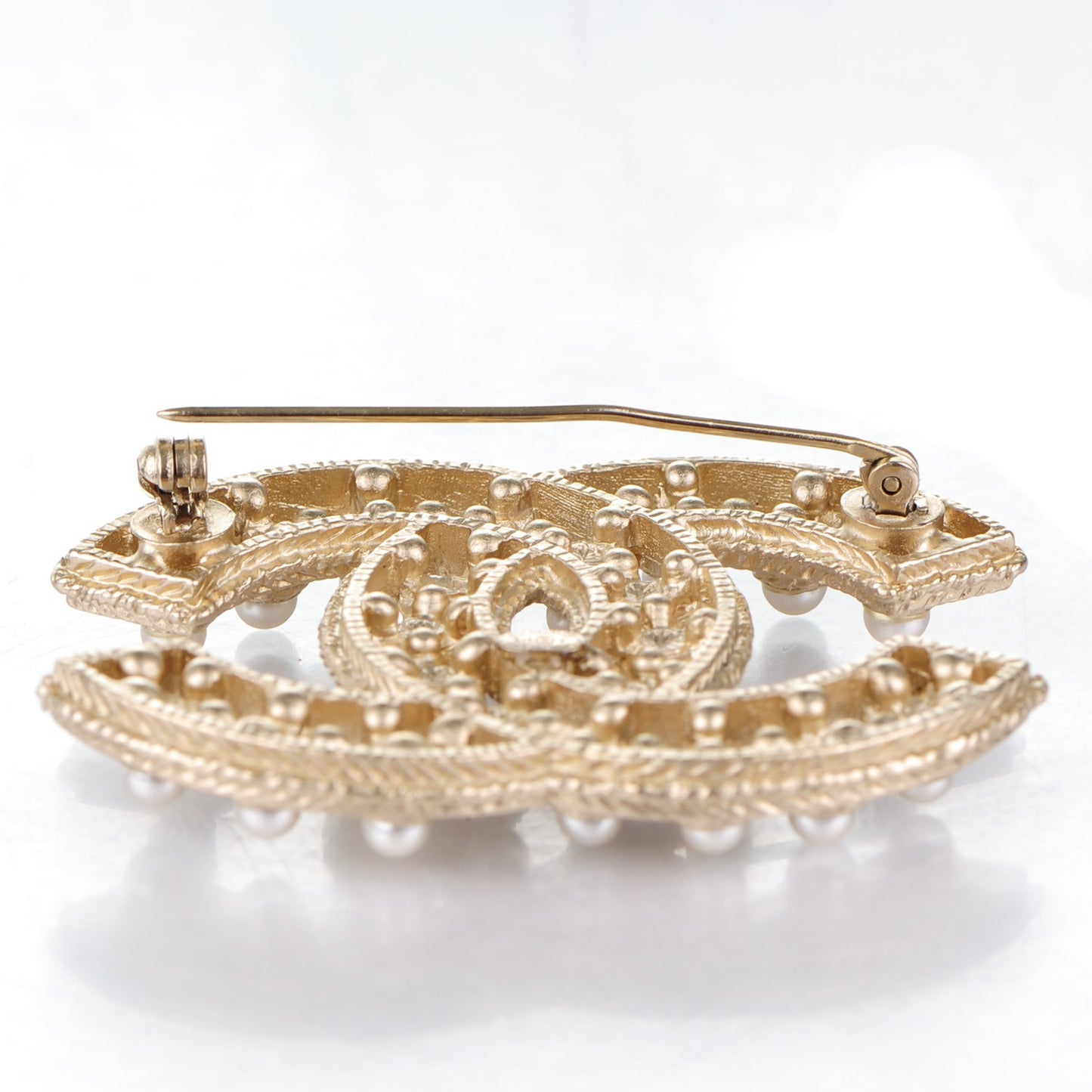 Pearl CC Brooch Gold