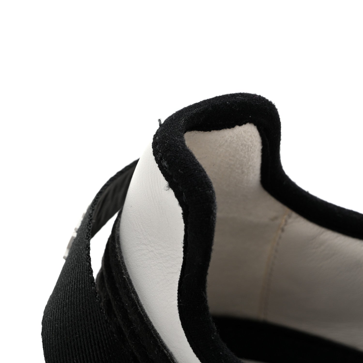 Chanel Mixed Fibers Suede Calfskin CC Sneakers 41.5 White Black 11 of 11