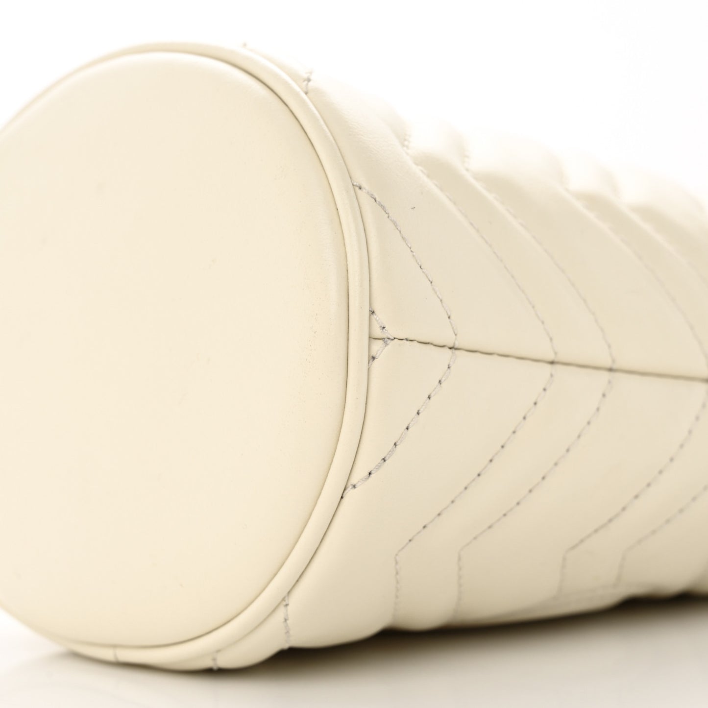 Calfskin Matelasse Mini GG Marmont 2.0 Bucket Bag White