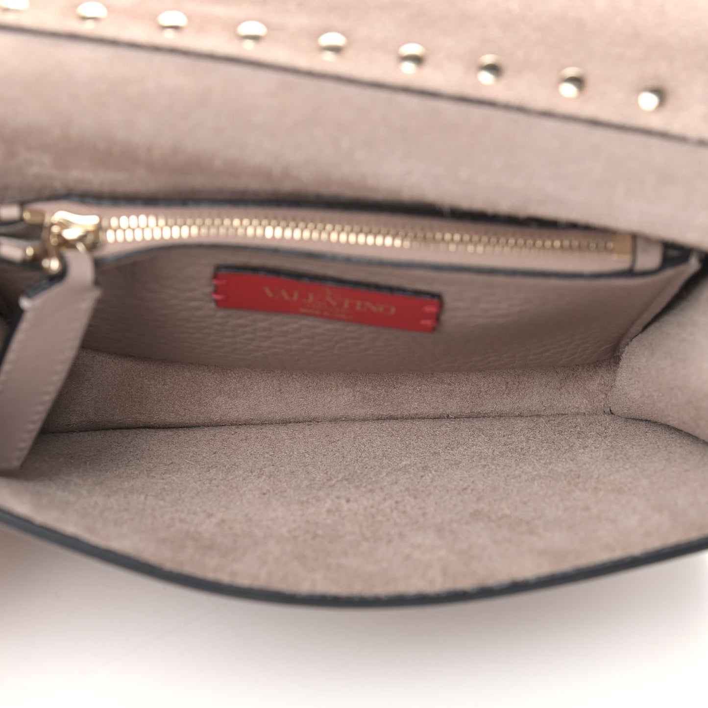 Pebbled Calfskin Rockstud Side Slip Crossbody Poudre