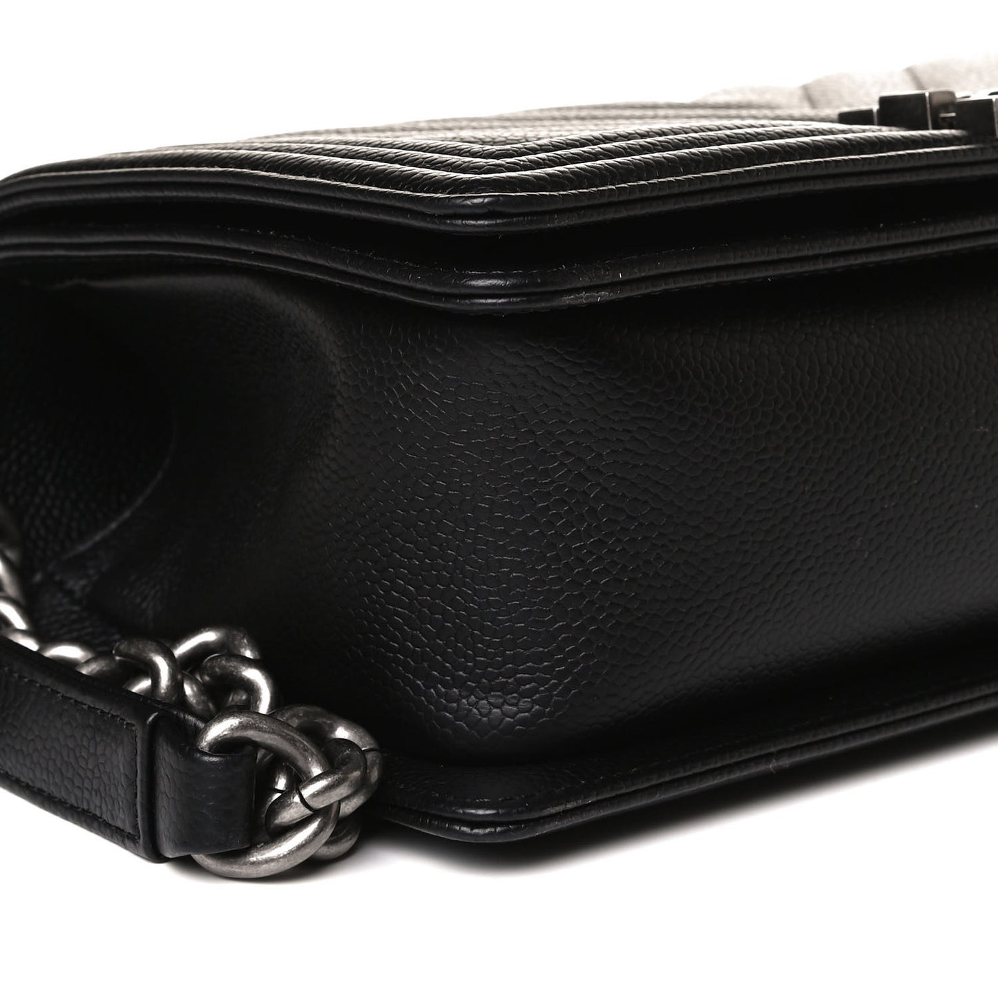 Caviar Chevron Quilted Medium Boy Flap Black