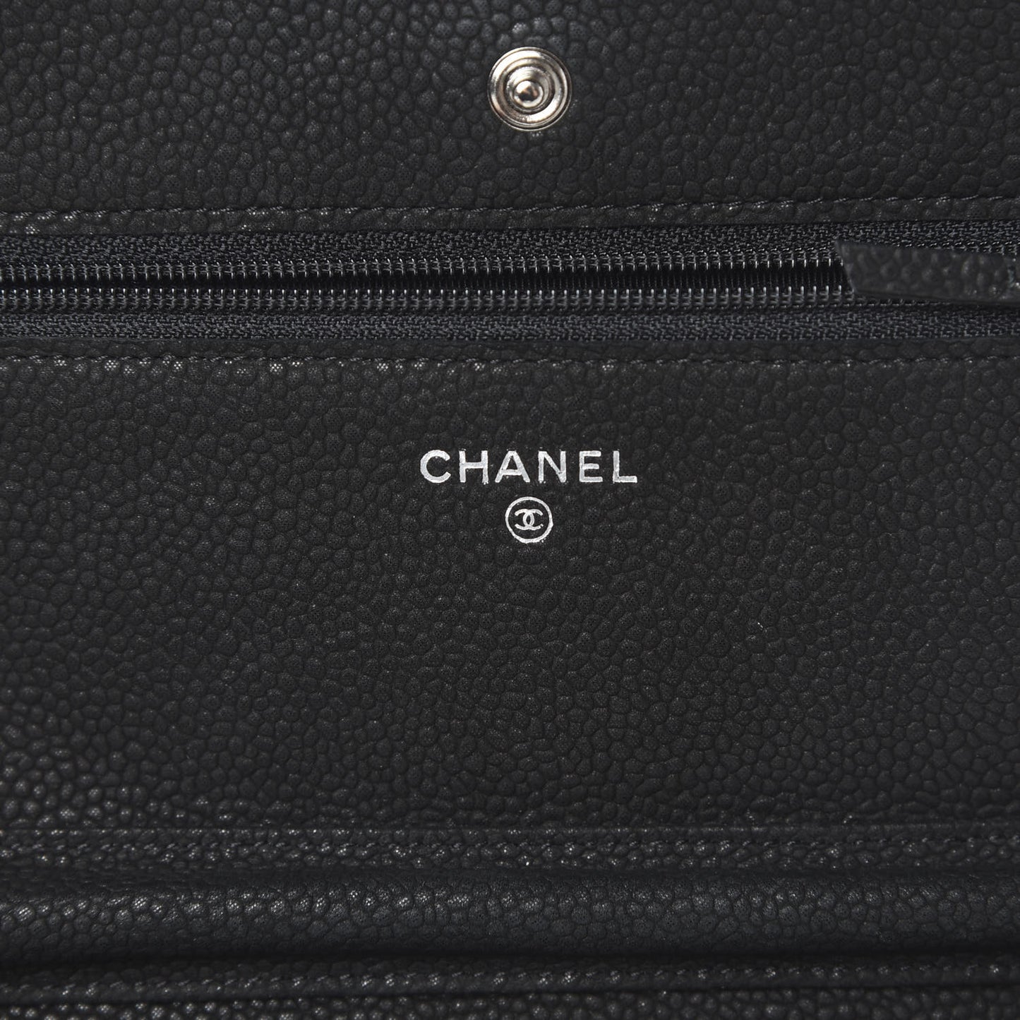 Iridescent Caviar Quilted Wallet On Chain WOC Black