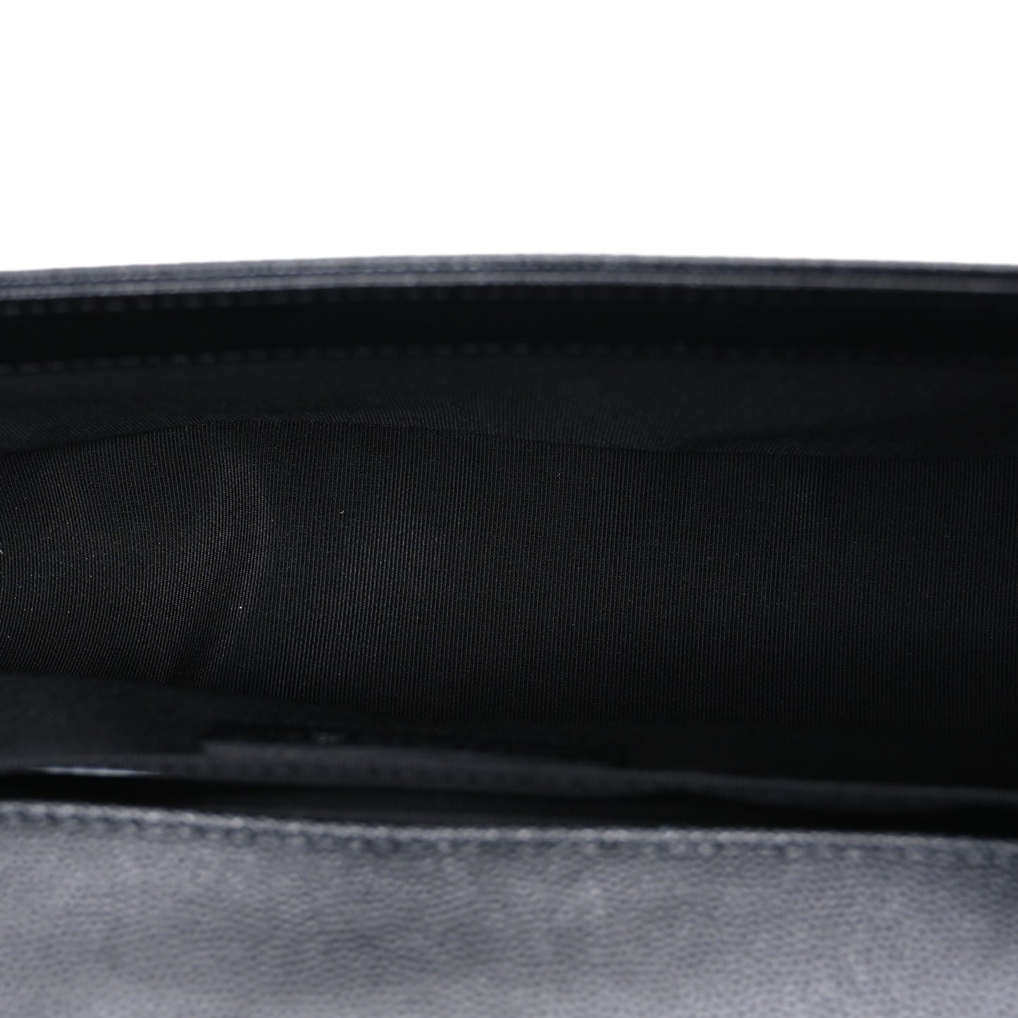 Caviar Quilted Medium Boy Flap Black