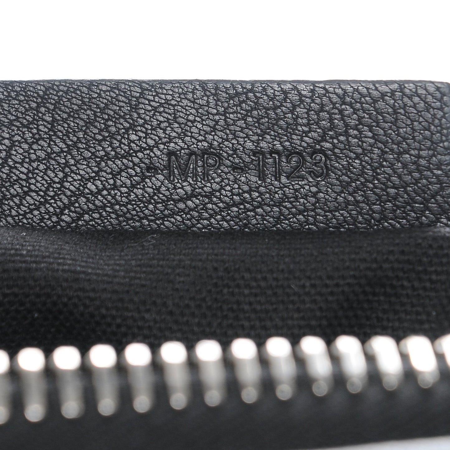 Sugar Goatskin Medium Antigona Black
