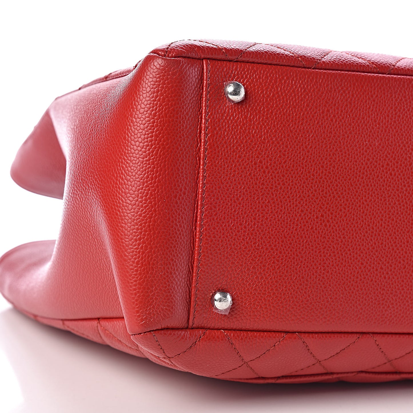Caviar Quilted XL Grand Shopping Tote GST Red