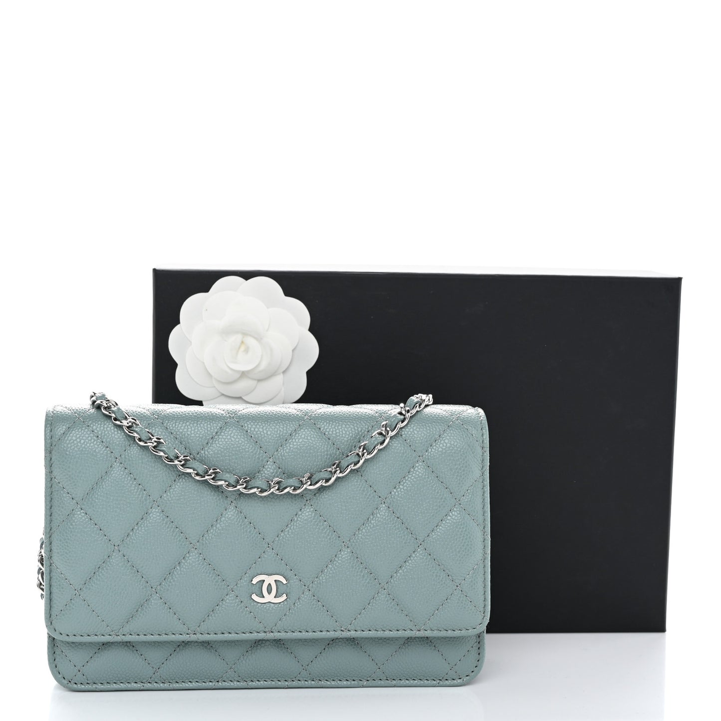 Caviar Quilted Wallet on Chain WOC Light Blue
