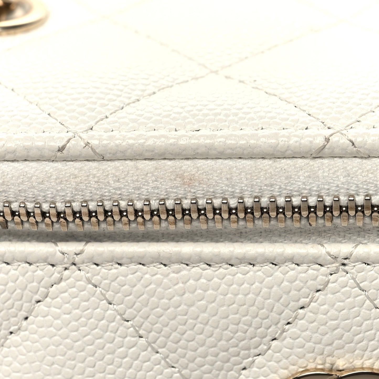 Caviar Quilted Small Vanity Case With Chain White