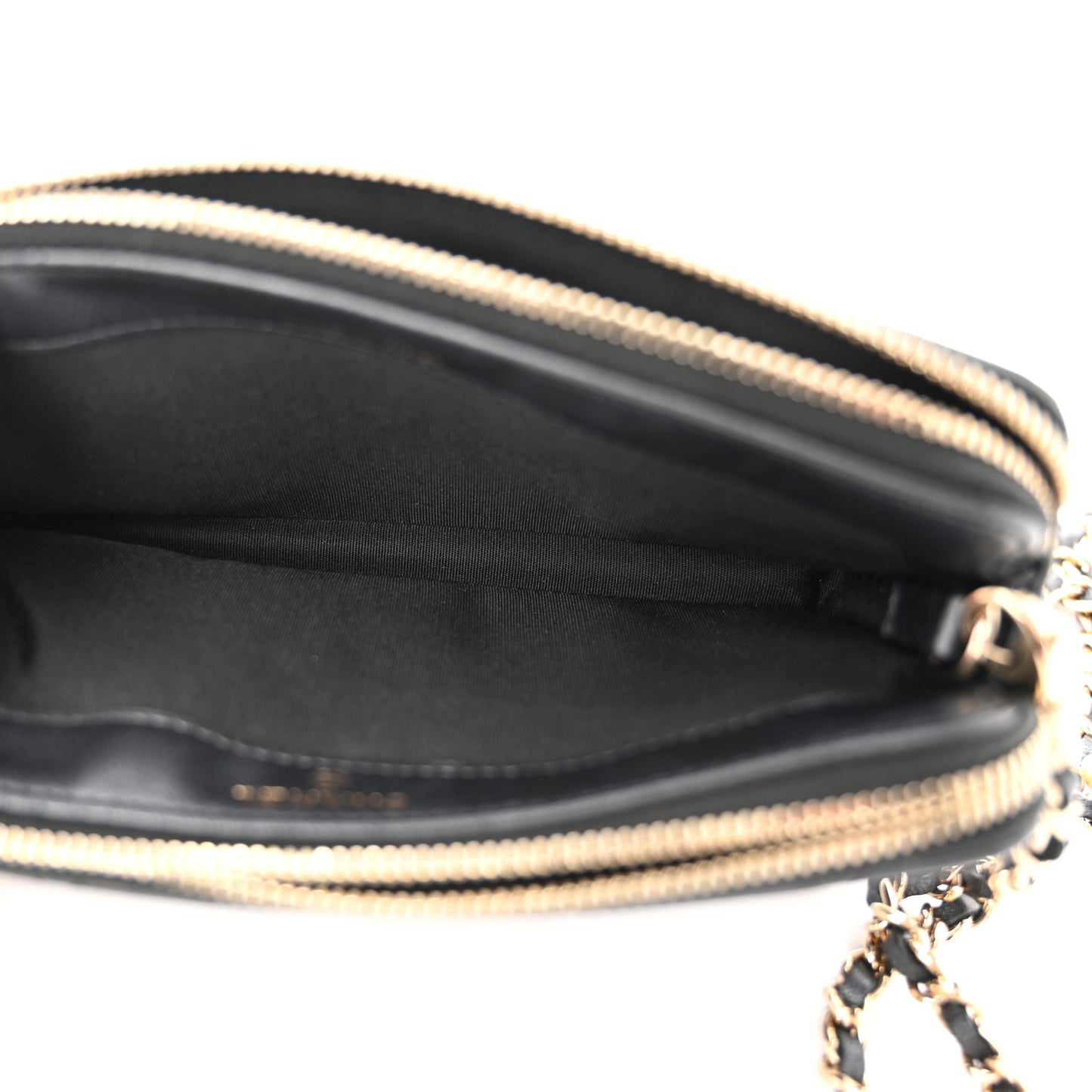 Iridescent Lambskin Quilted Pearl Clutch With Chain Black