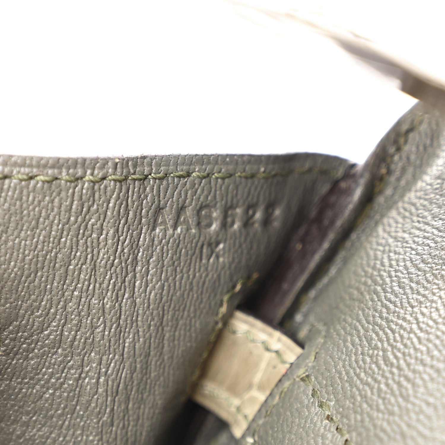Hermes Shiny Niloticus Crocodile Birkin 25 Gris Tourterelle 7 of 11
