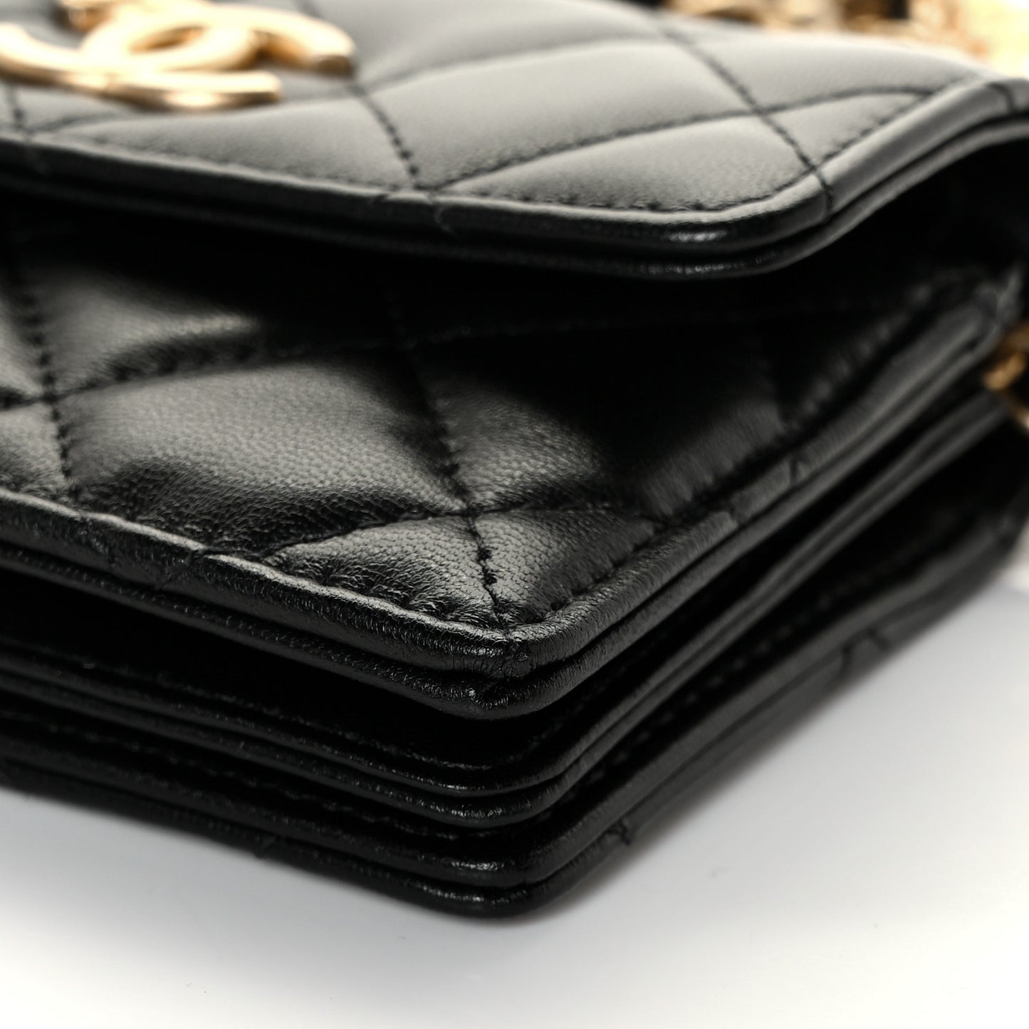Lambskin Quilted Pearl Crown Clutch With Chain Black