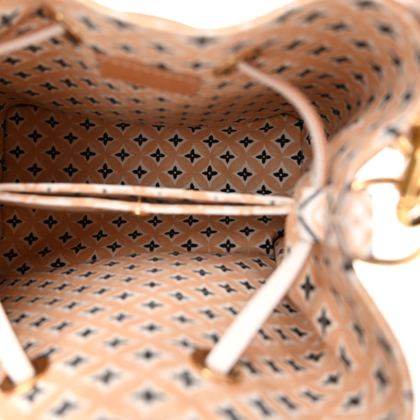 Monogram Giant By The Pool 2.0 Neonoe BB Beige