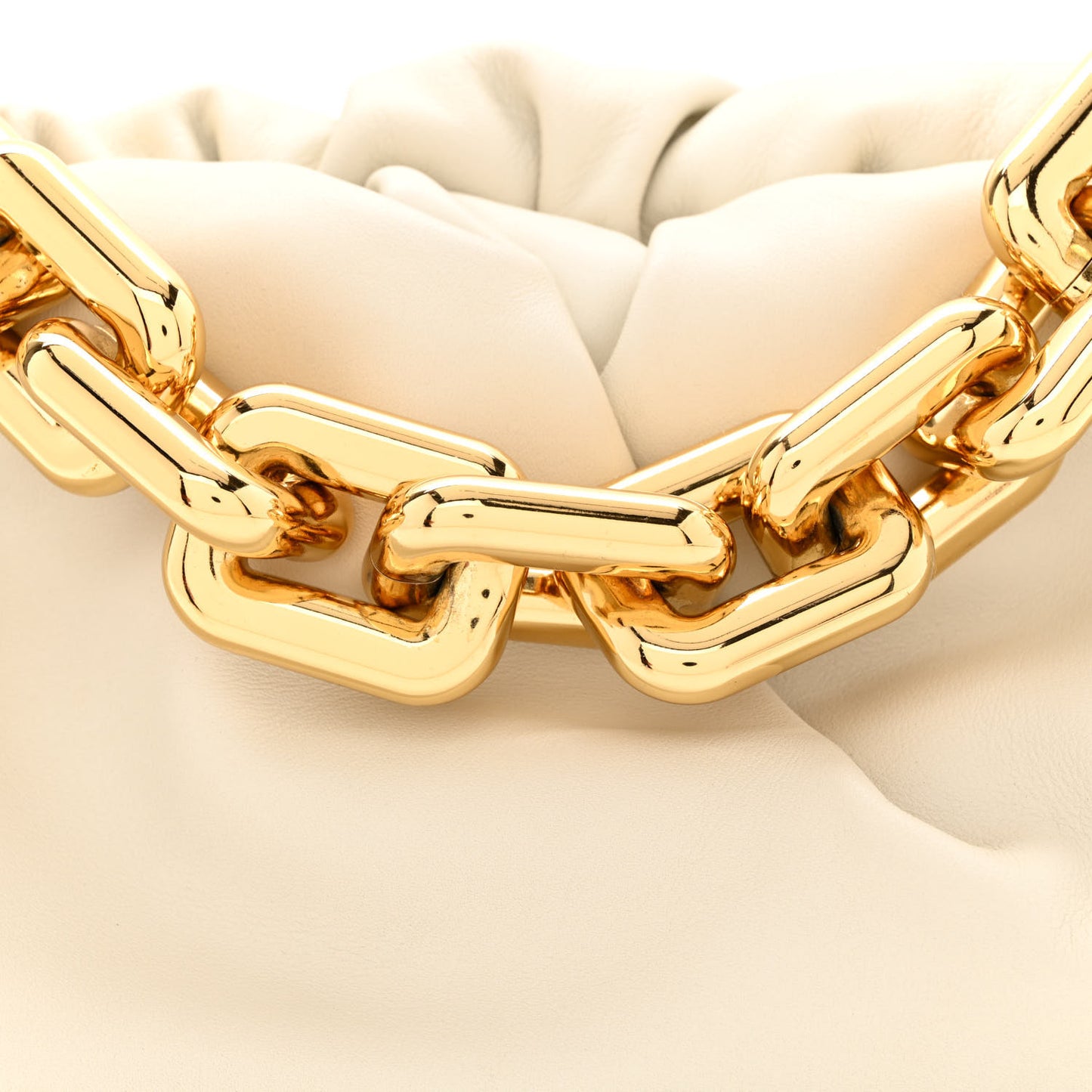 Calfskin The Pouch Chain Plaster