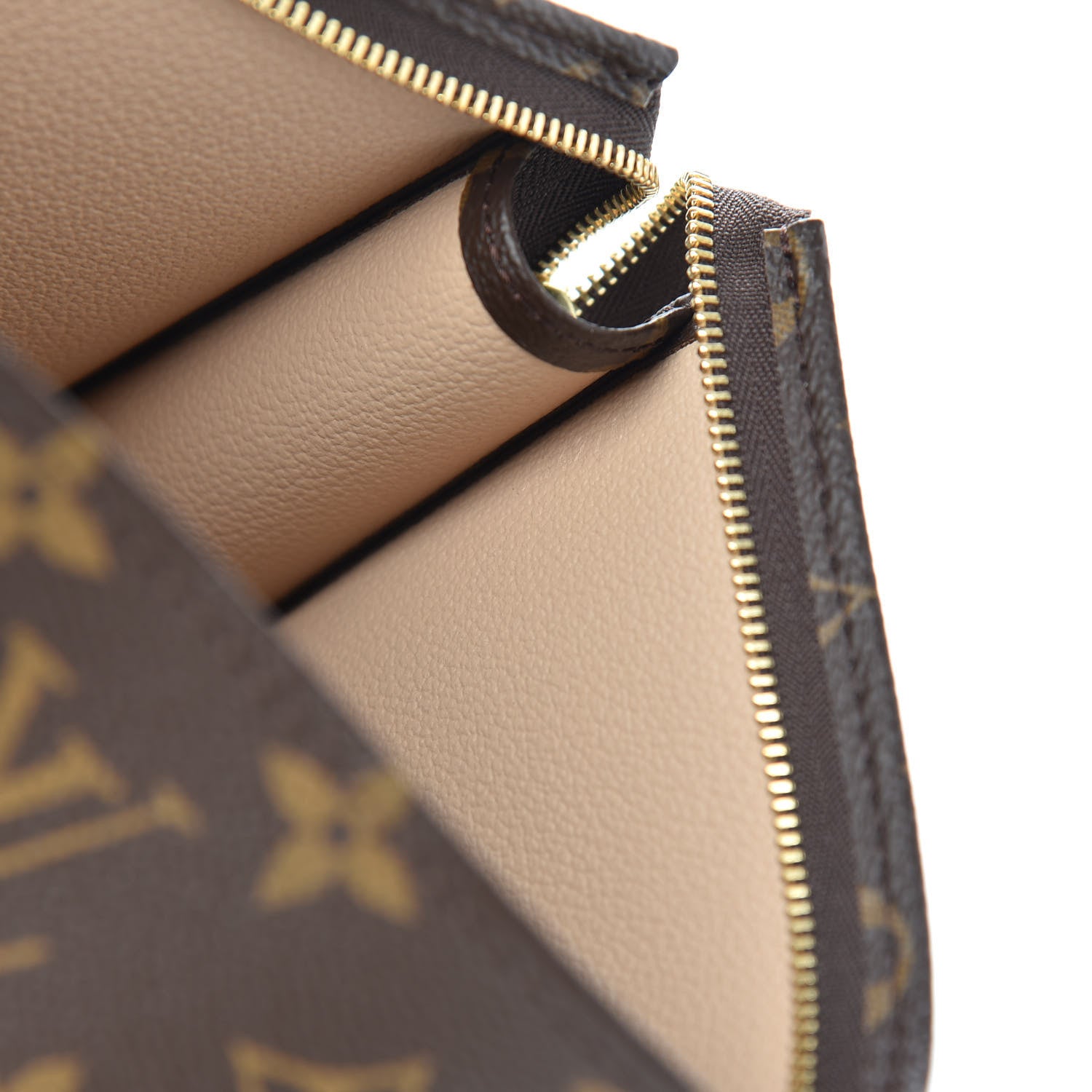 Louis Vuitton Monogram Toiletry Pouch 26 6 of 9