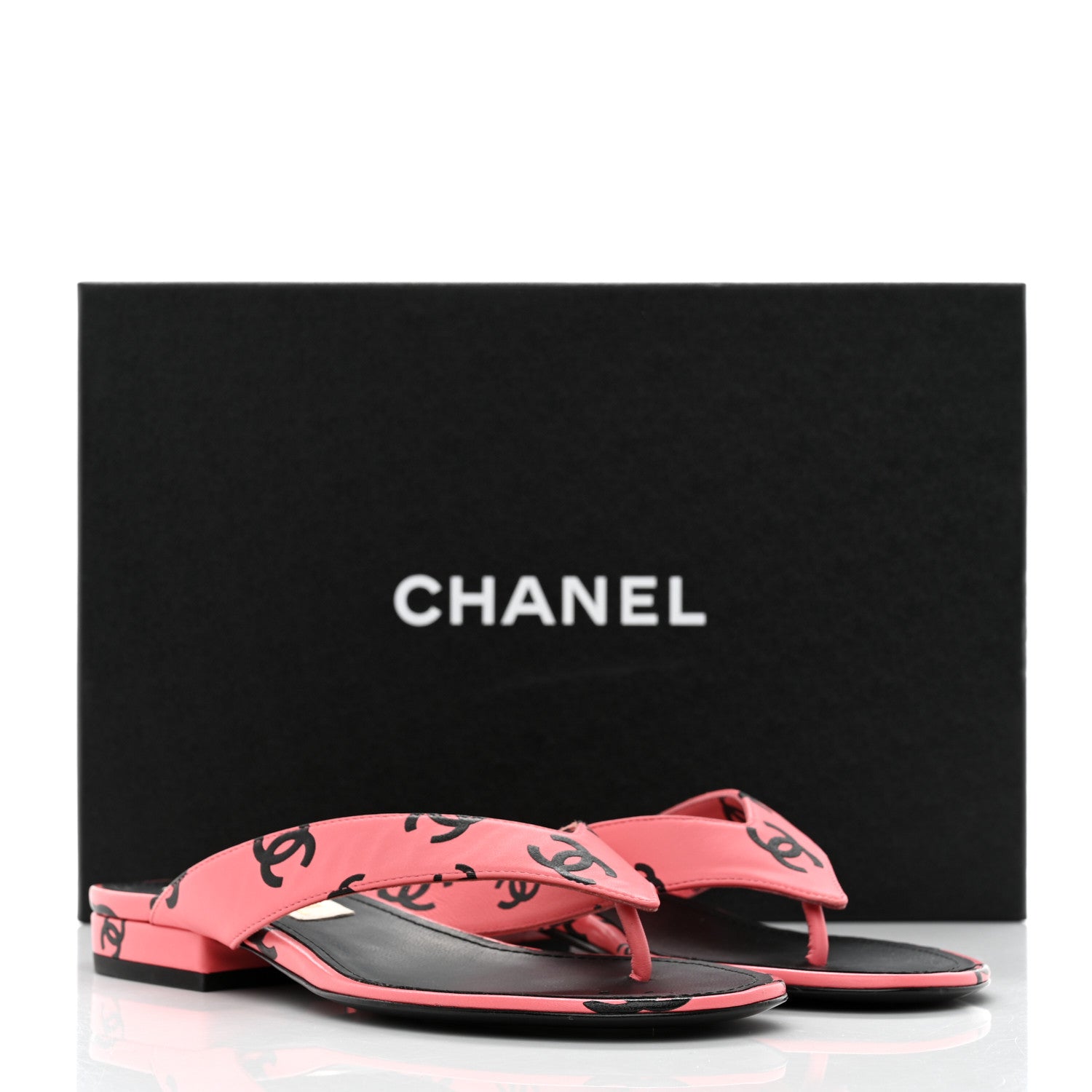 Chanel Lambskin Printed CC Thong Sandals 35 Pink Black 9 of 9