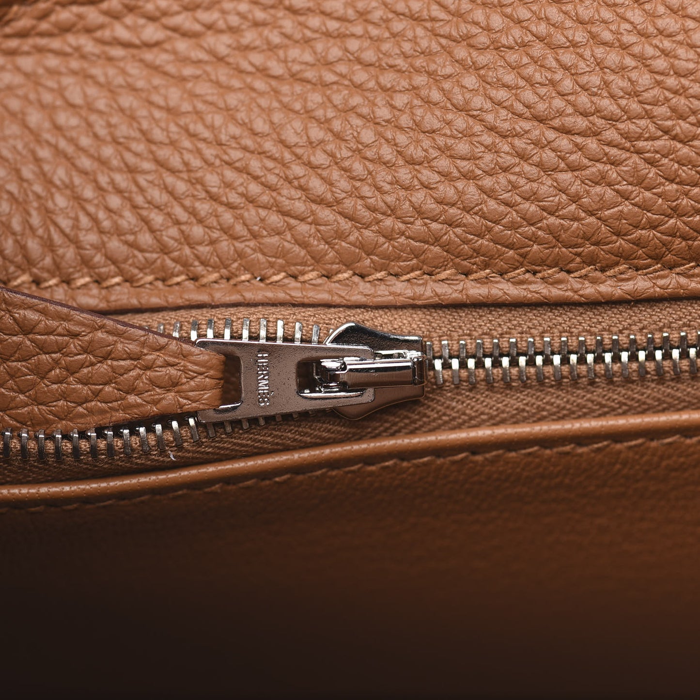 Togo Matte Alligator Kelly Retourne Touch 28 Gold