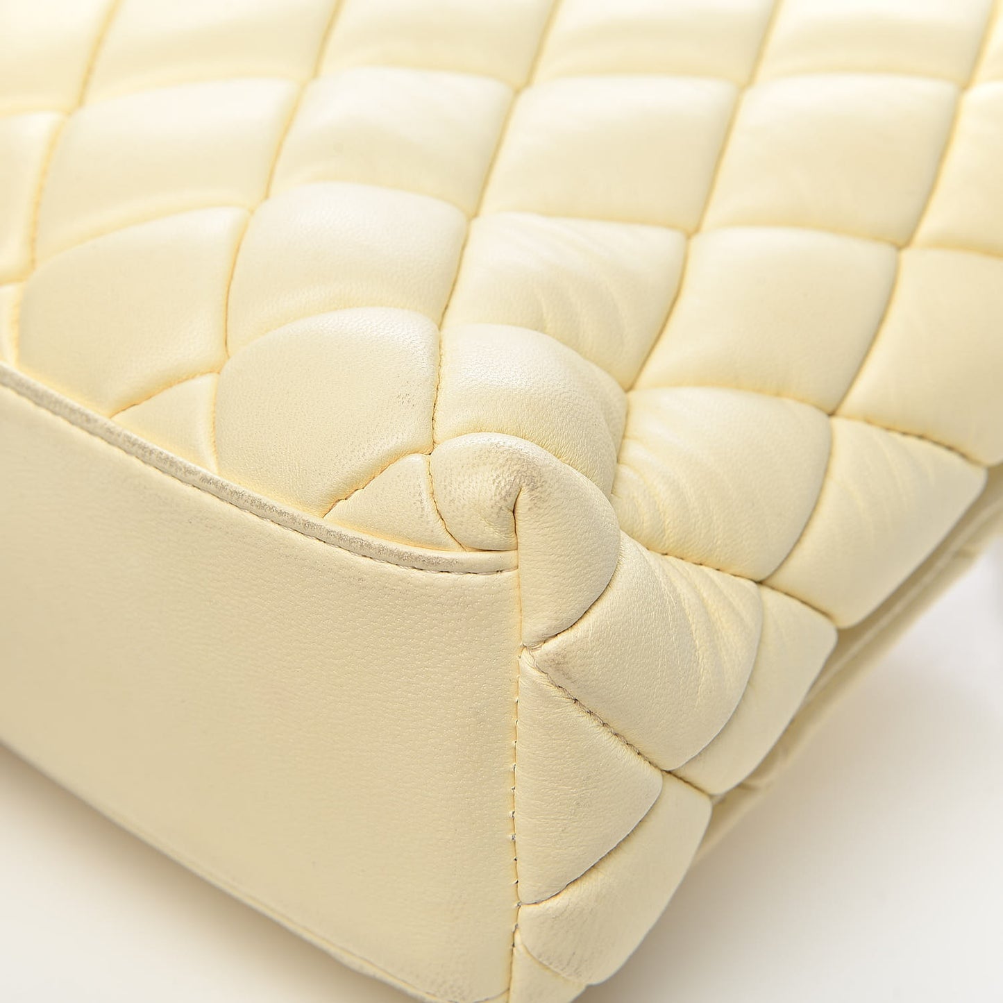 Lambskin Large New Bubble Flap Ivory