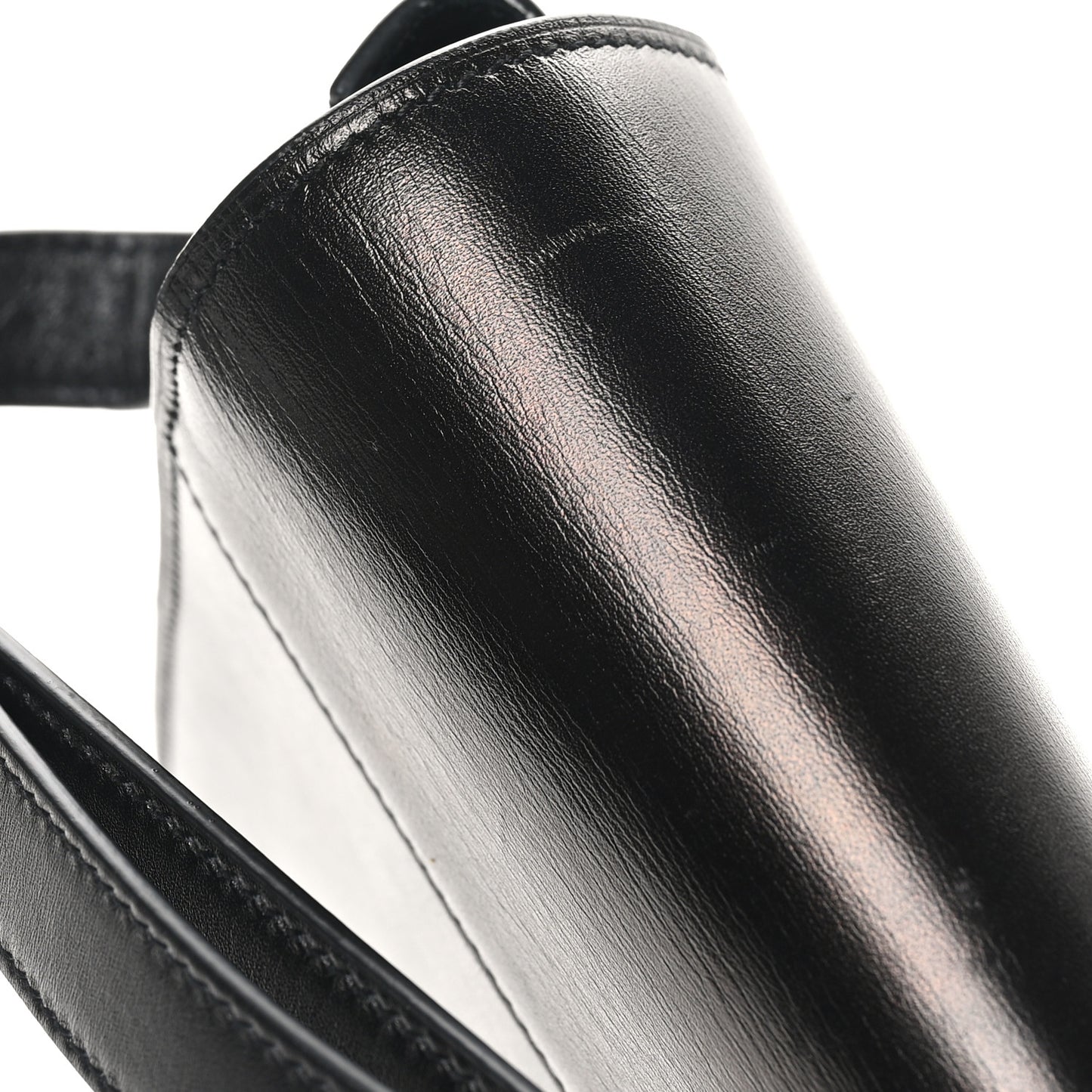 Calfskin Betty Messenger Black