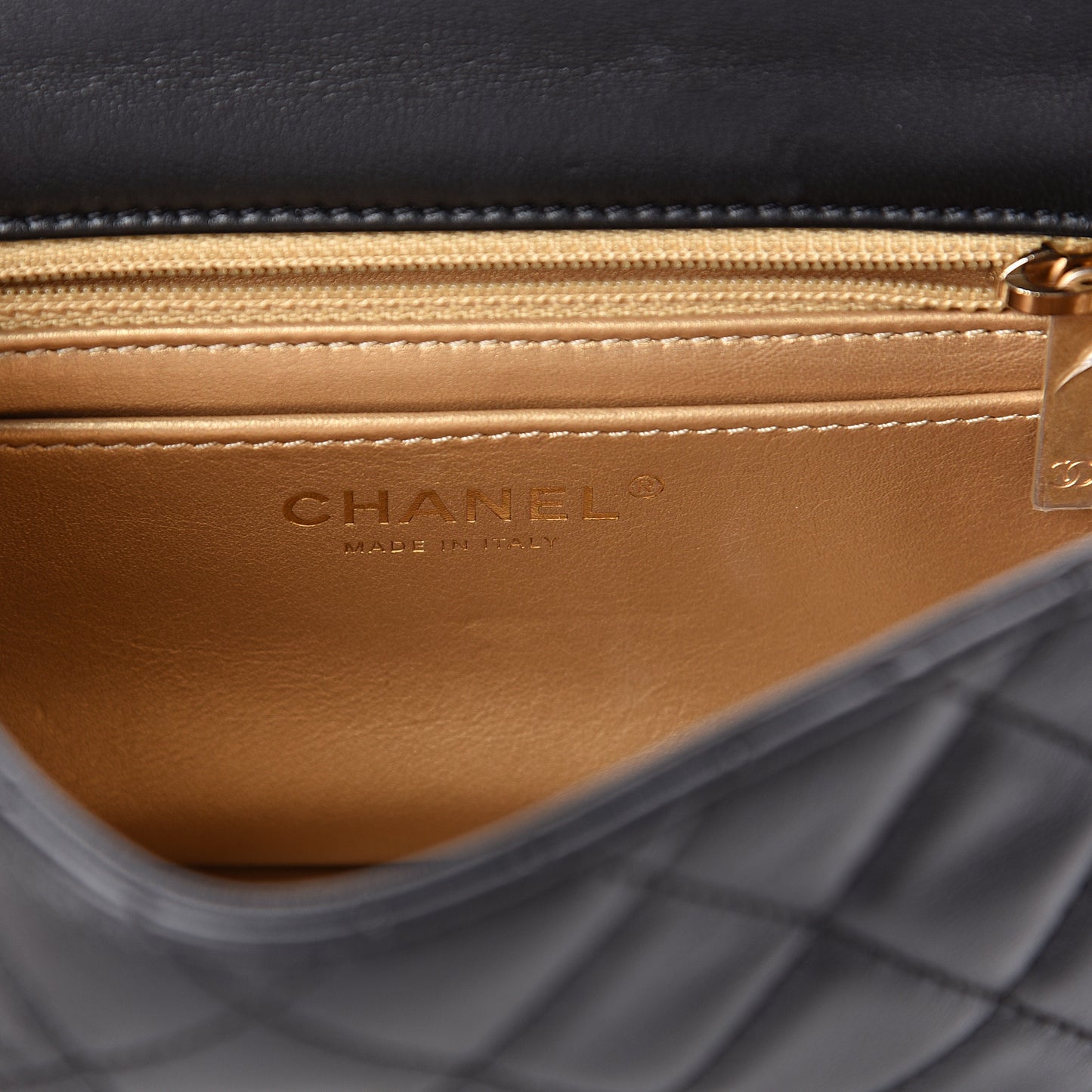 Lambskin Quilted Mini Pearl Crush Flap Black