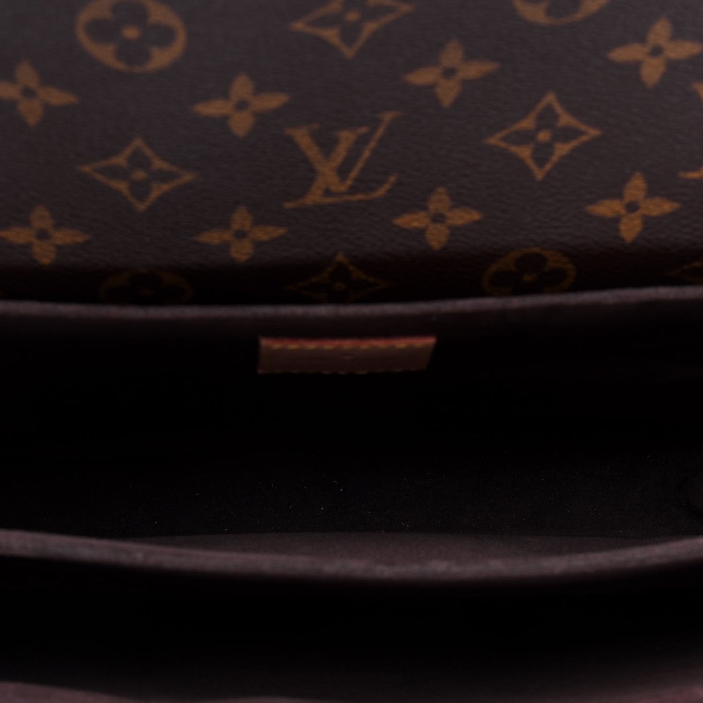 Monogram Pochette Metis