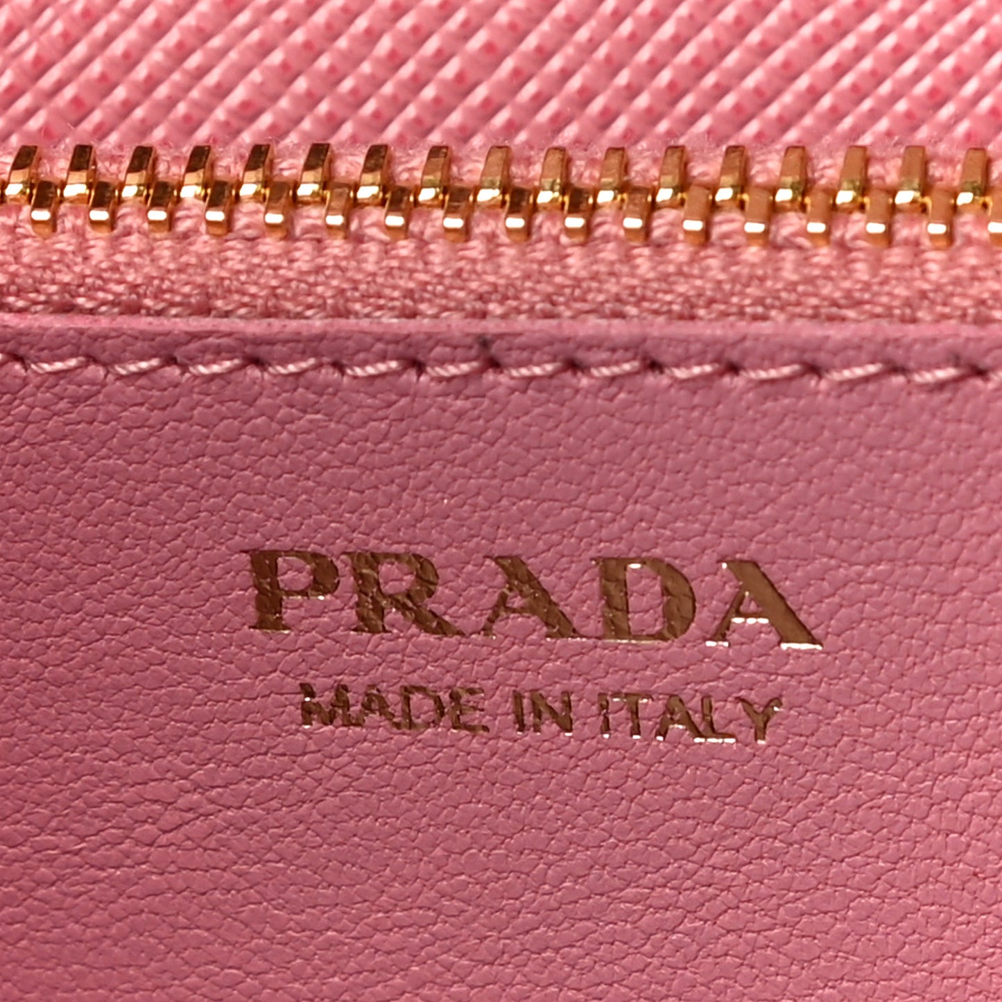 Saffiano Lux Chain Wallet Petalo