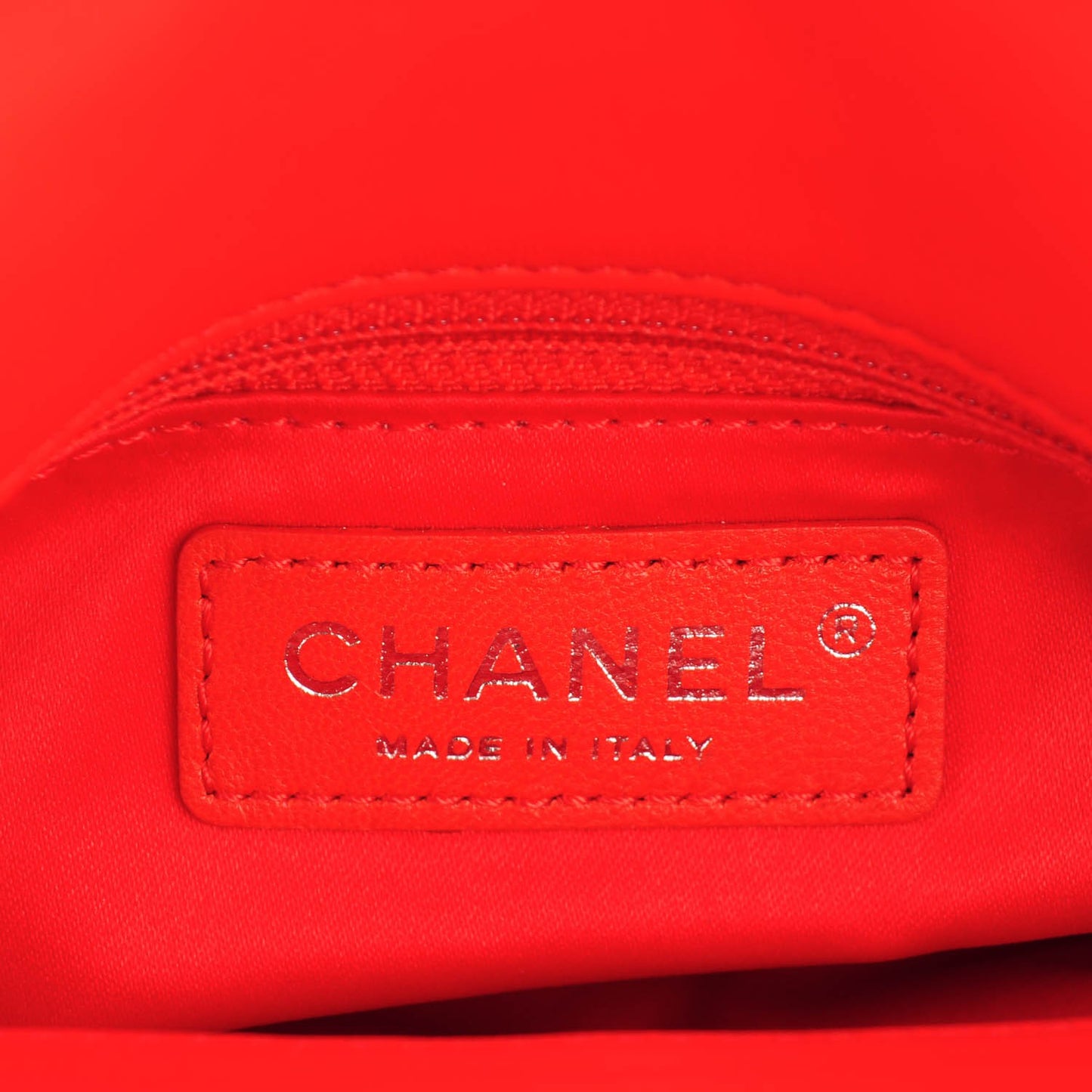 Lambskin Quilted Pagode Piping Flap Red
