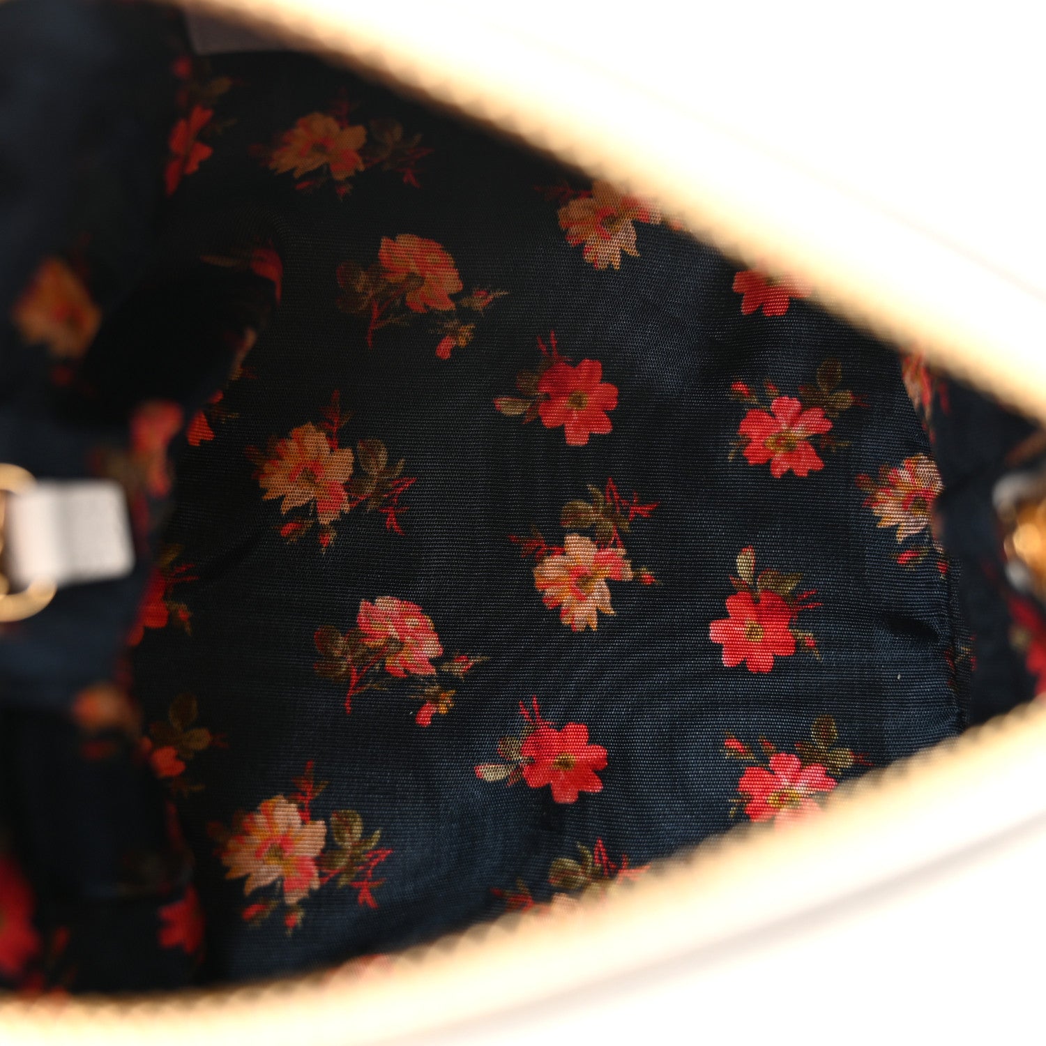 Gucci Mini Vintage GG Supreme Monogram GG New Candy Crossbody Great White 5 of 11