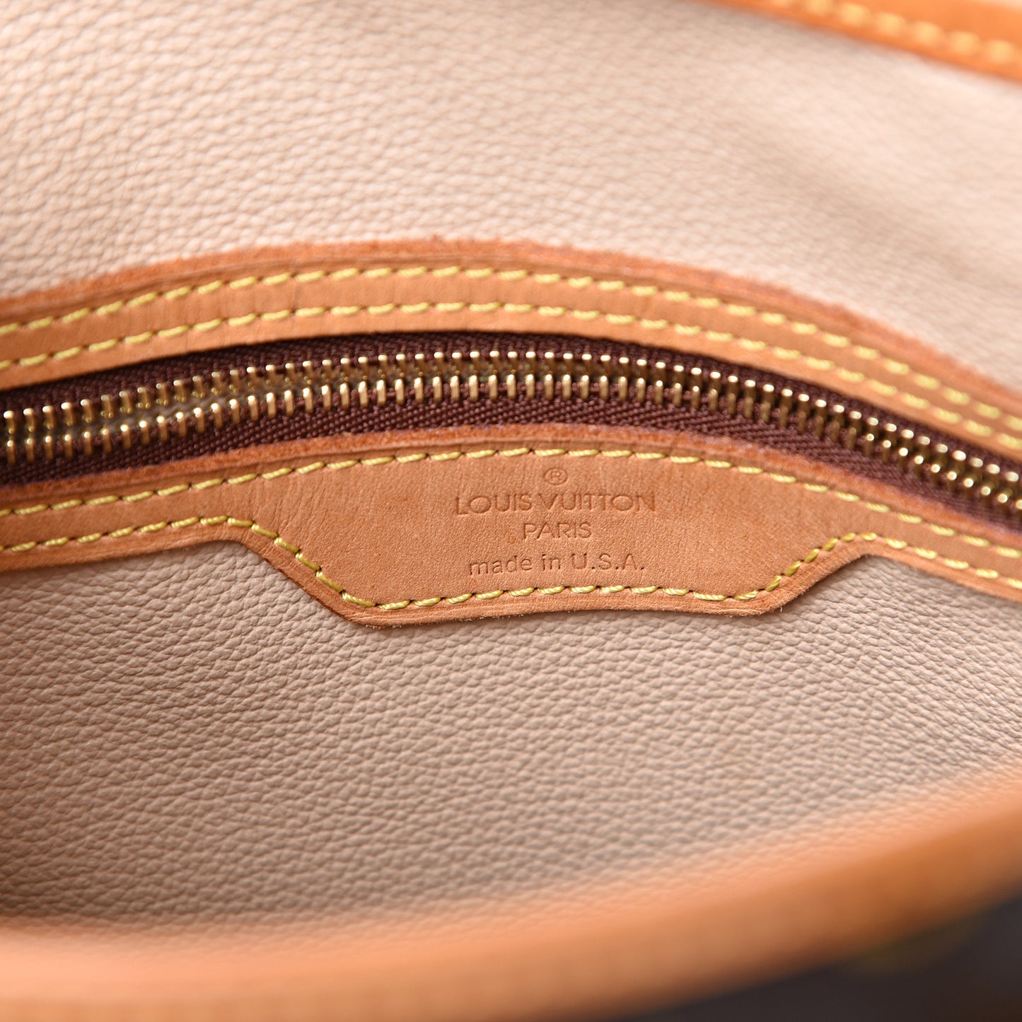 Monogram Petit Bucket 23