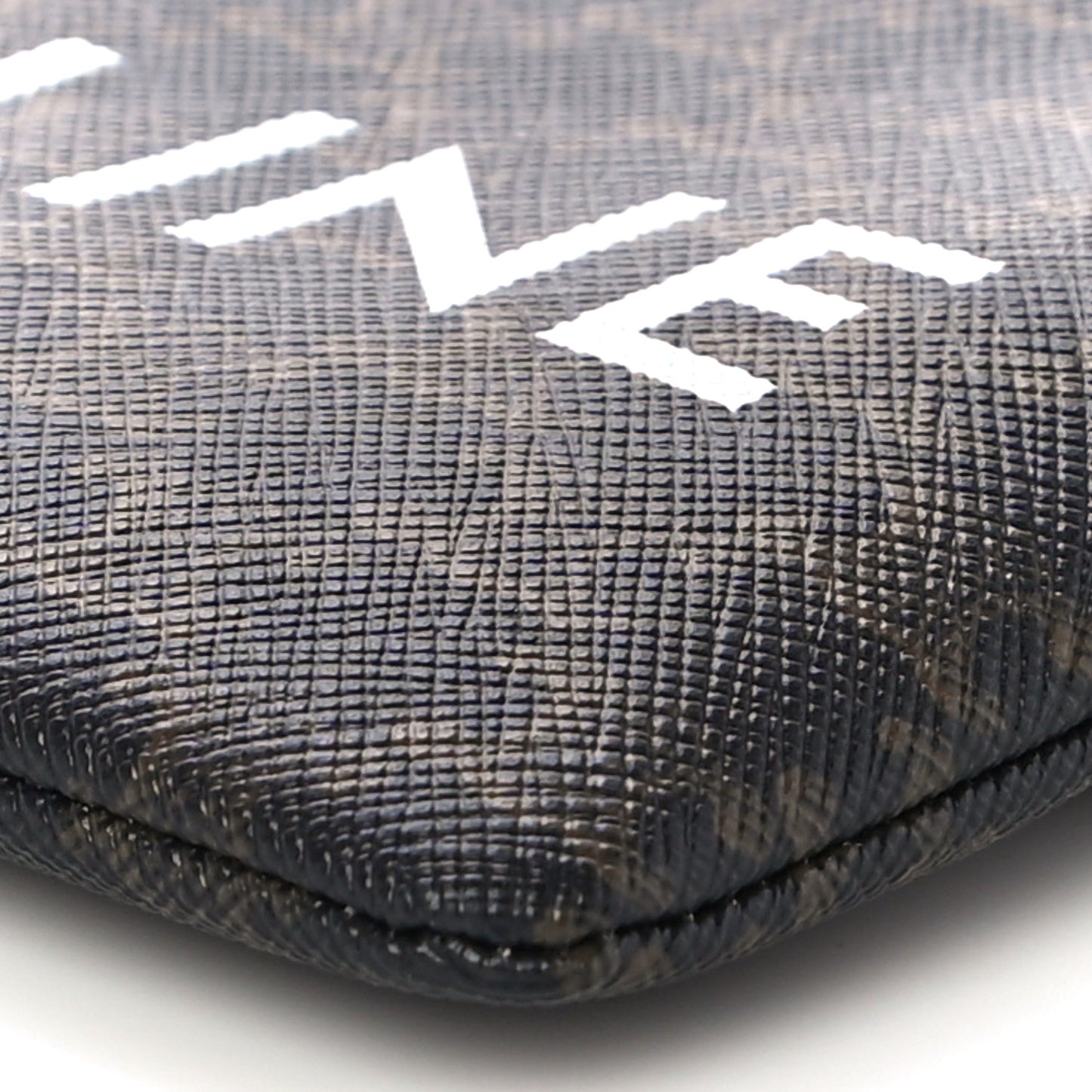 Triomphe Canvas Logo Coin and Card Pouch With Hook Black