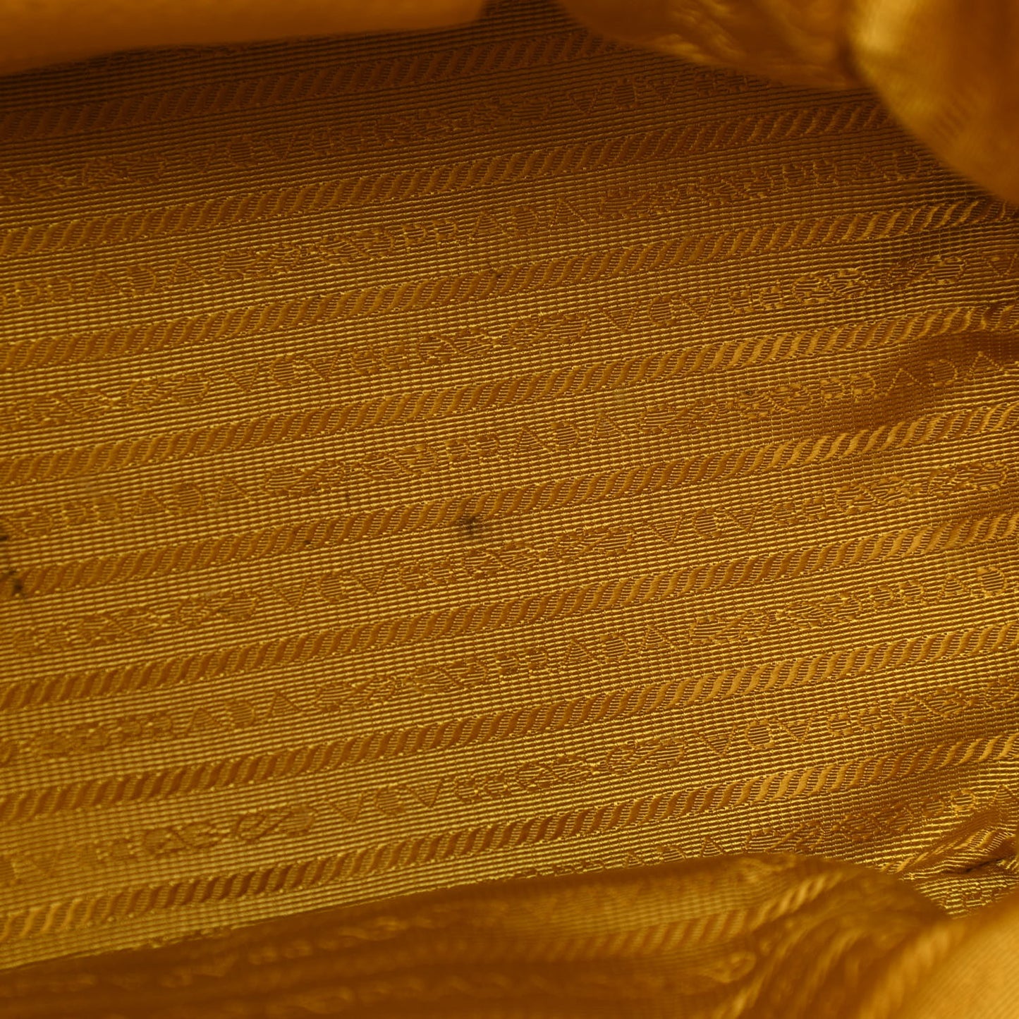 Vitello Daino Tote Mimosa