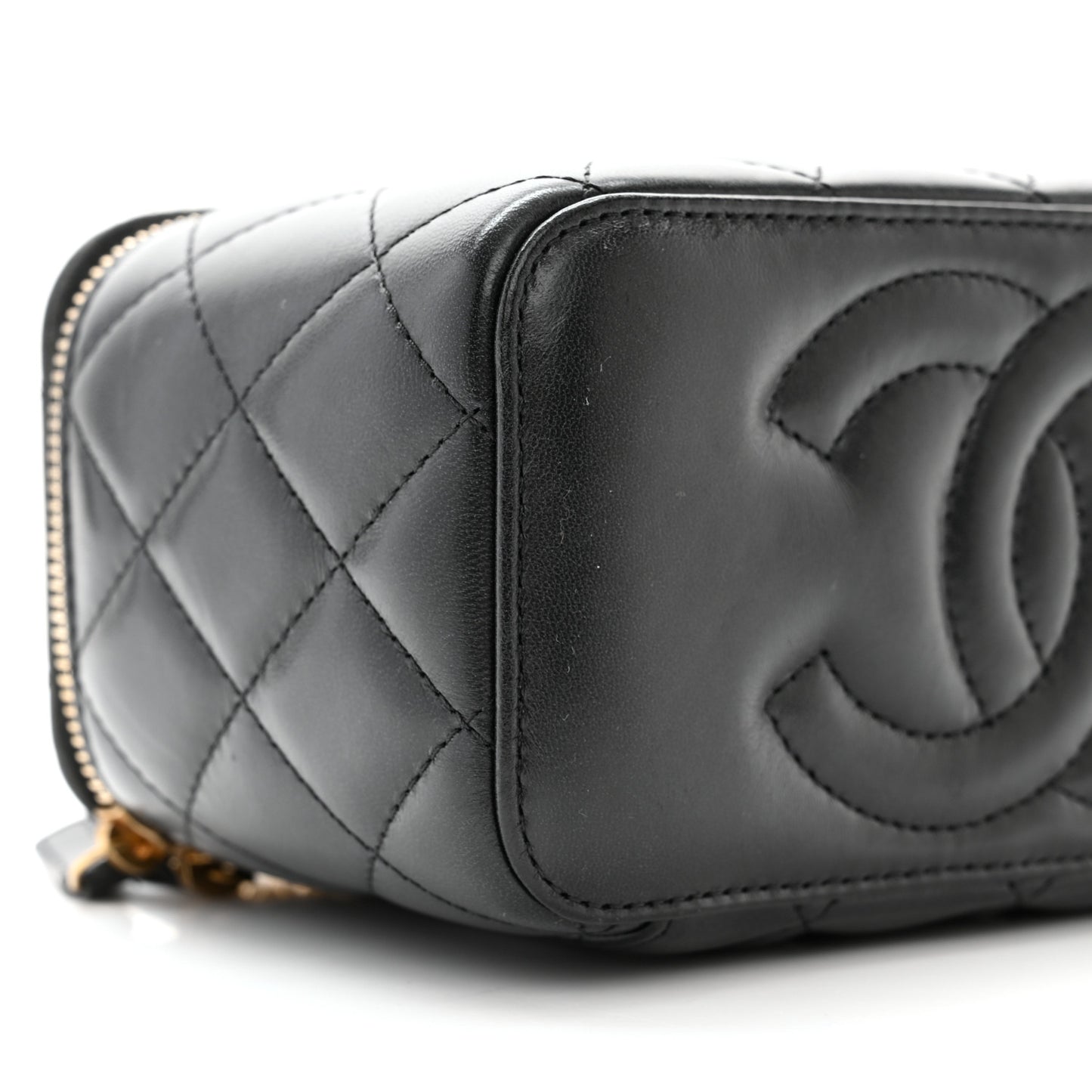 Lambskin Enamel Quilted Logo Small Vanity Case With Chain Black