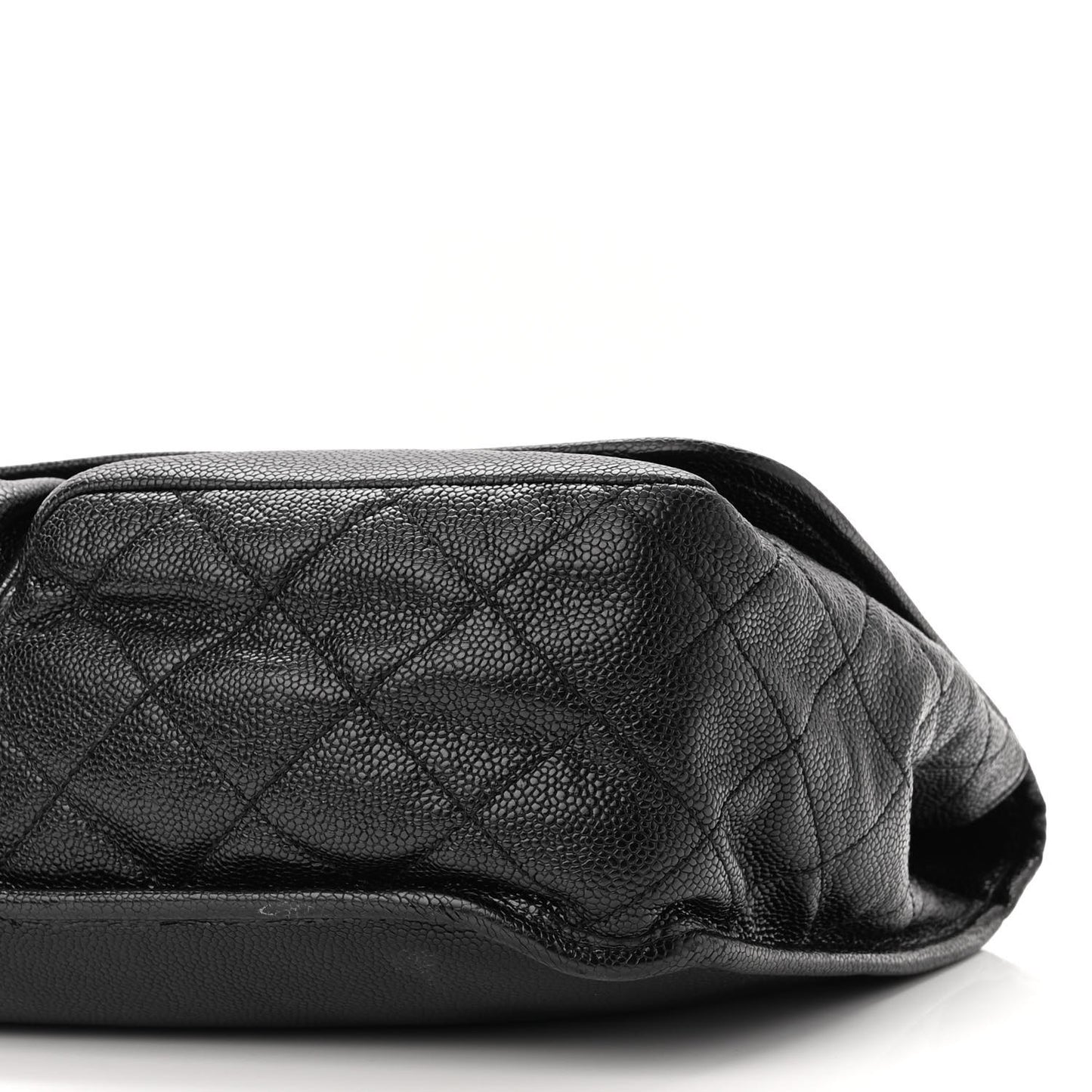 Grained Calfskin Large Natural Beauty Flap Black