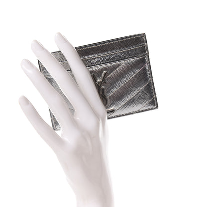 Saint Laurent Metallic Grain De Poudre Matelasse Chevron Monogram Credit Card Case Argento 2 of 12