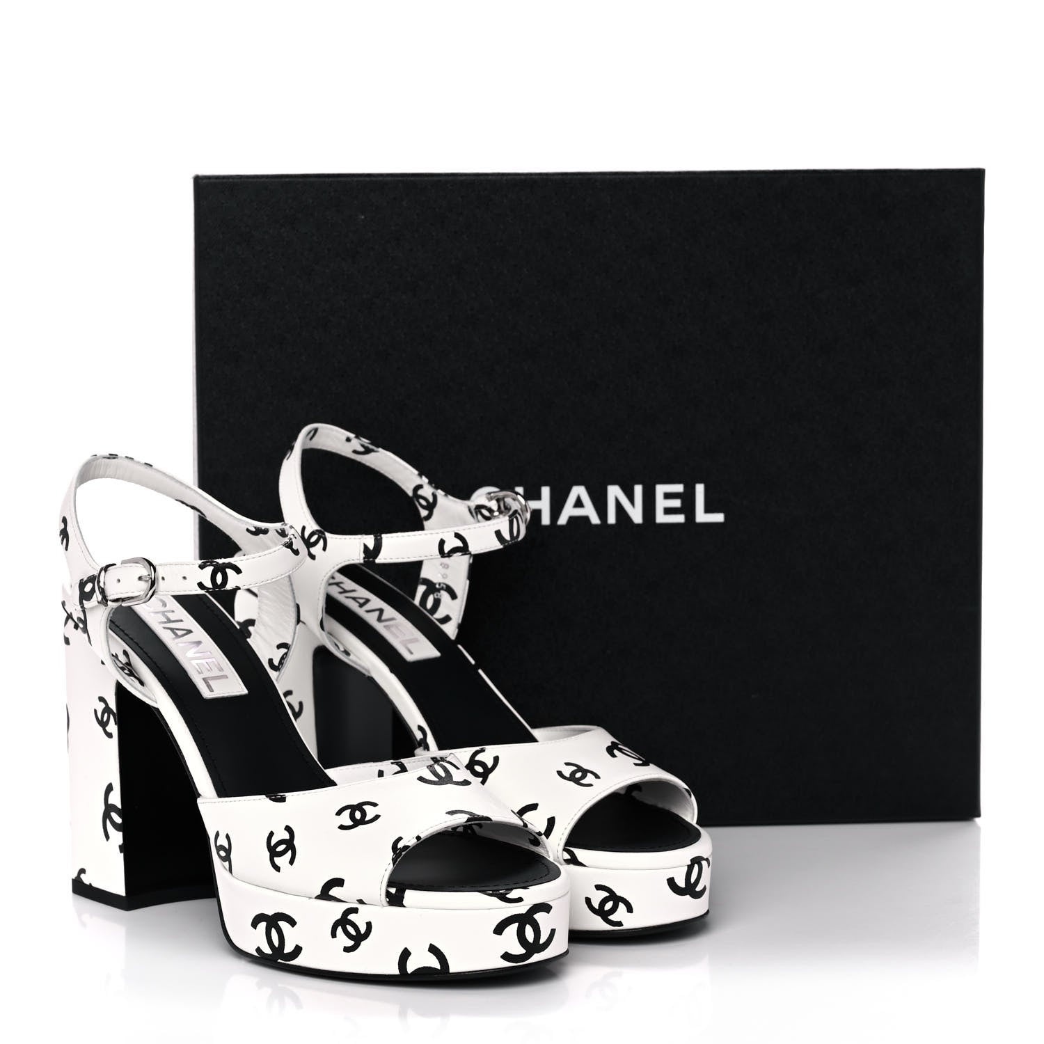 Chanel Printed Lambskin Coco Beach Platform Sandals 38.5 White Black 10 of 10
