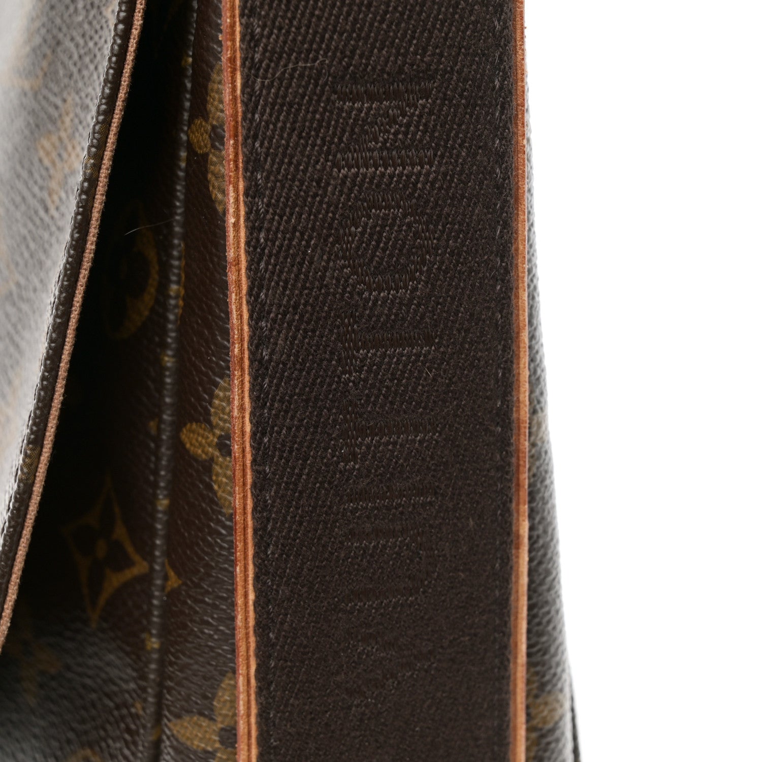 Louis Vuitton Monogram Beaubourg MM Messenger Bag 10 of 11