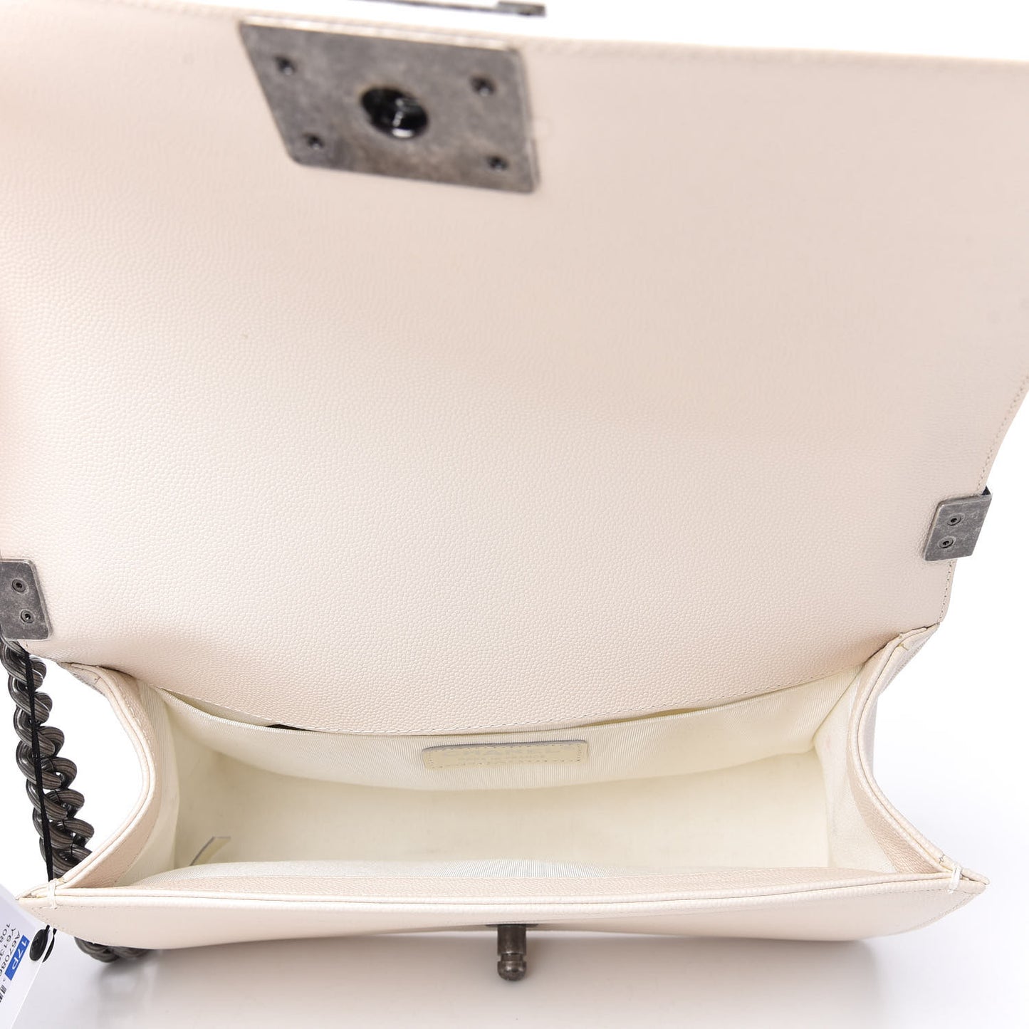 Caviar Quilted Medium Boy Flap Ivory
